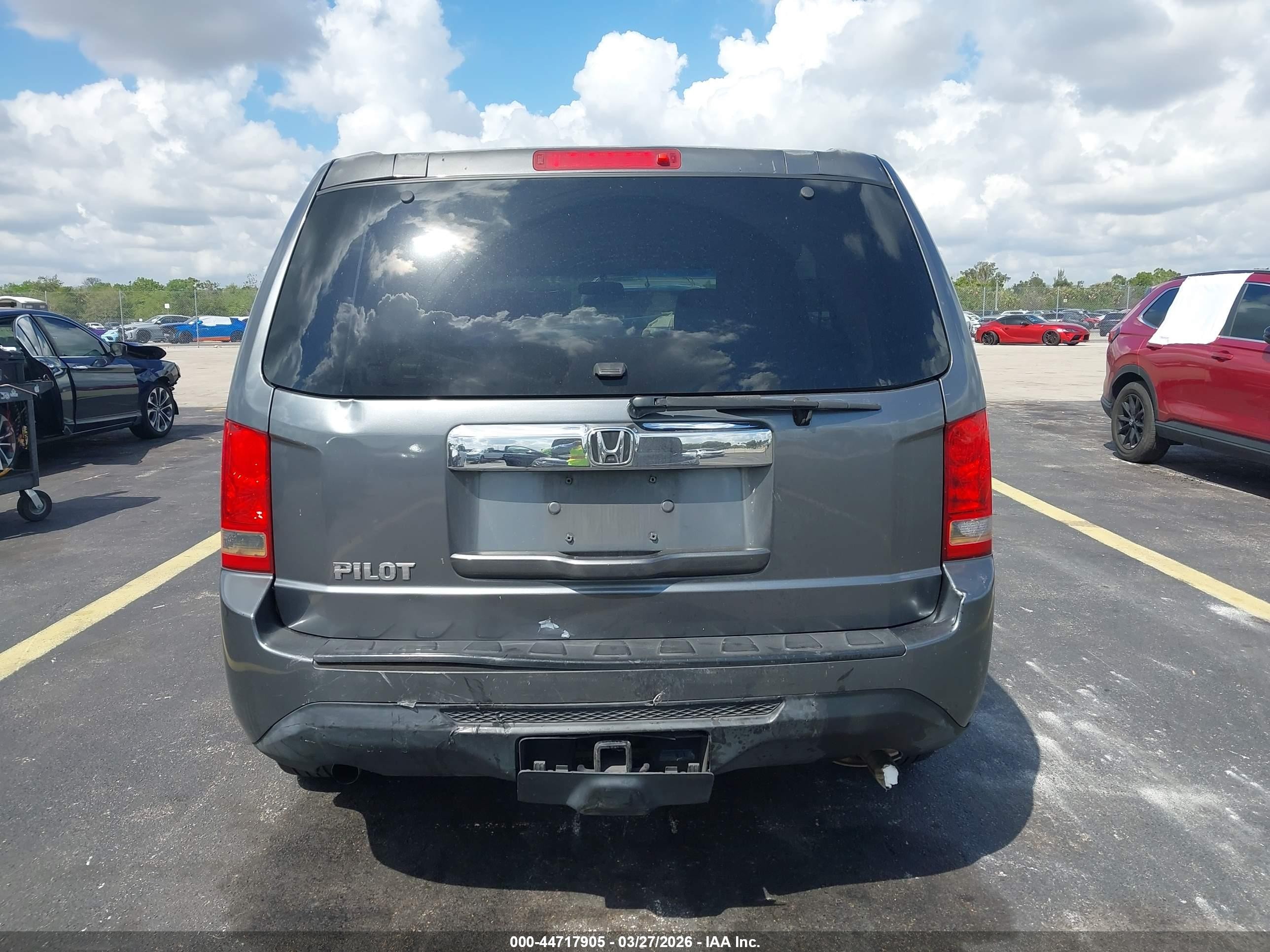 2012 Honda Pilot Lx Gray vin: 5FNYF3H20CB014673