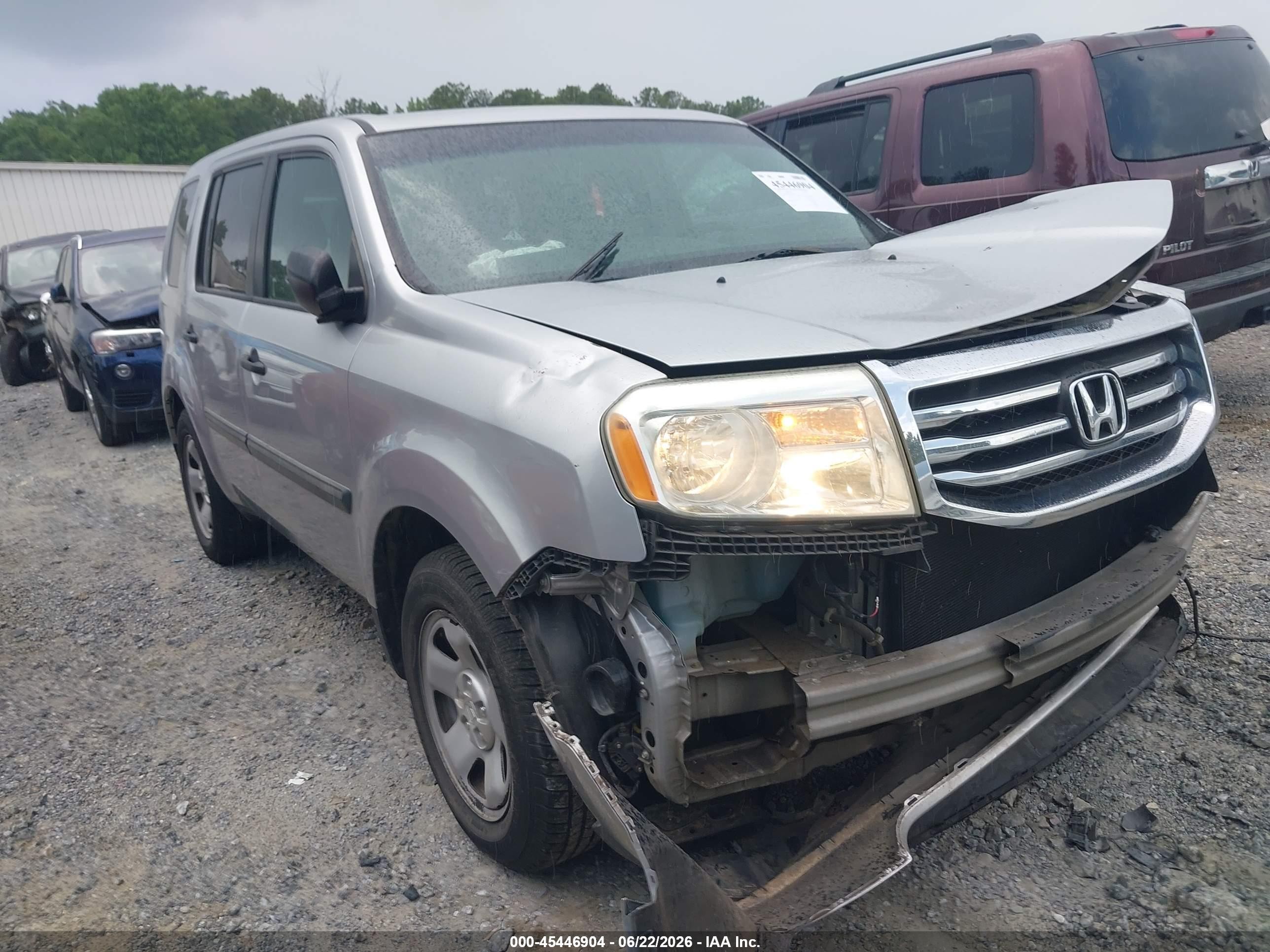 2013 Honda Pilot Lx Silver vin: 5FNYF3H20DB040742