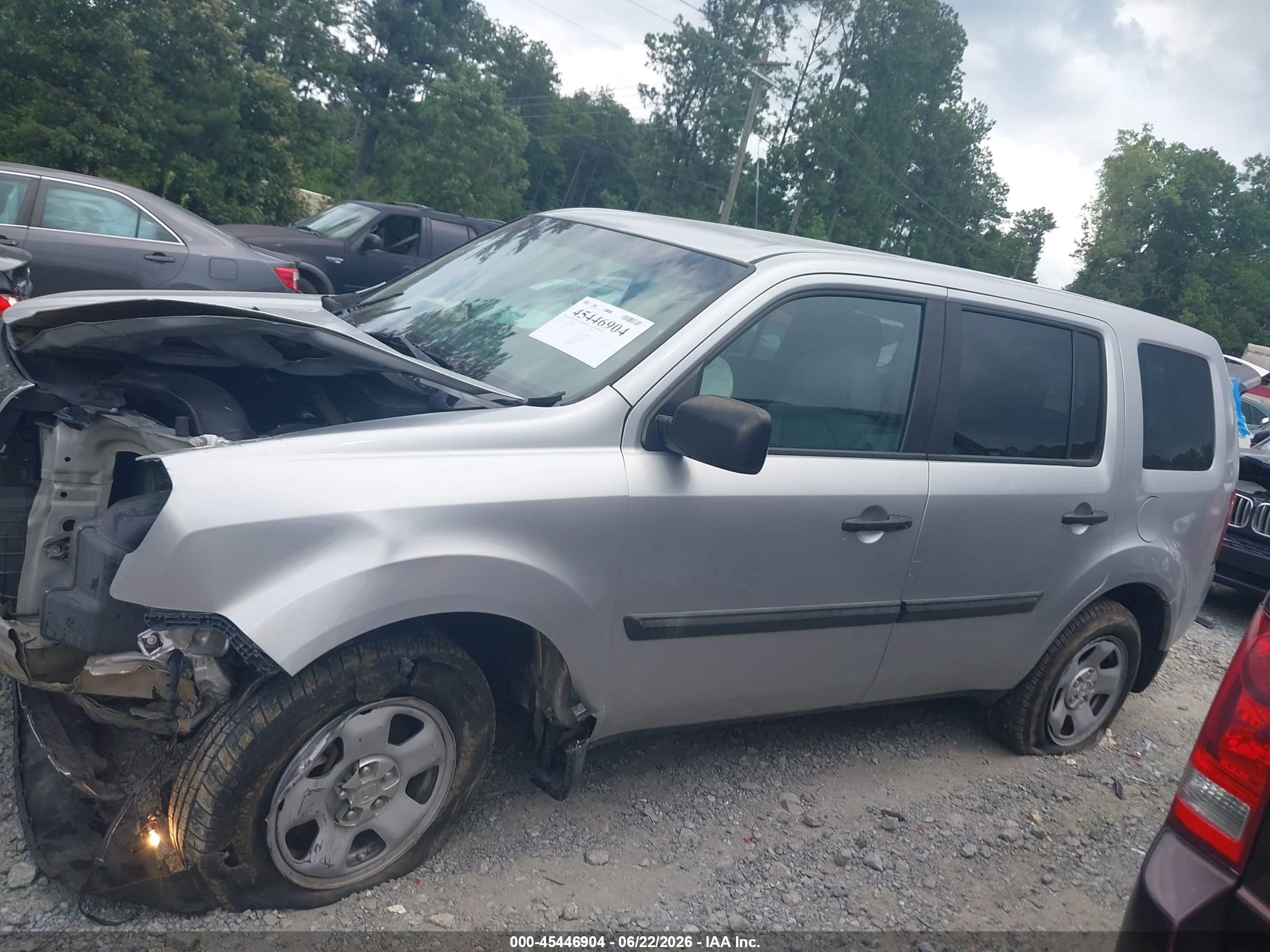 2013 Honda Pilot Lx Silver vin: 5FNYF3H20DB040742