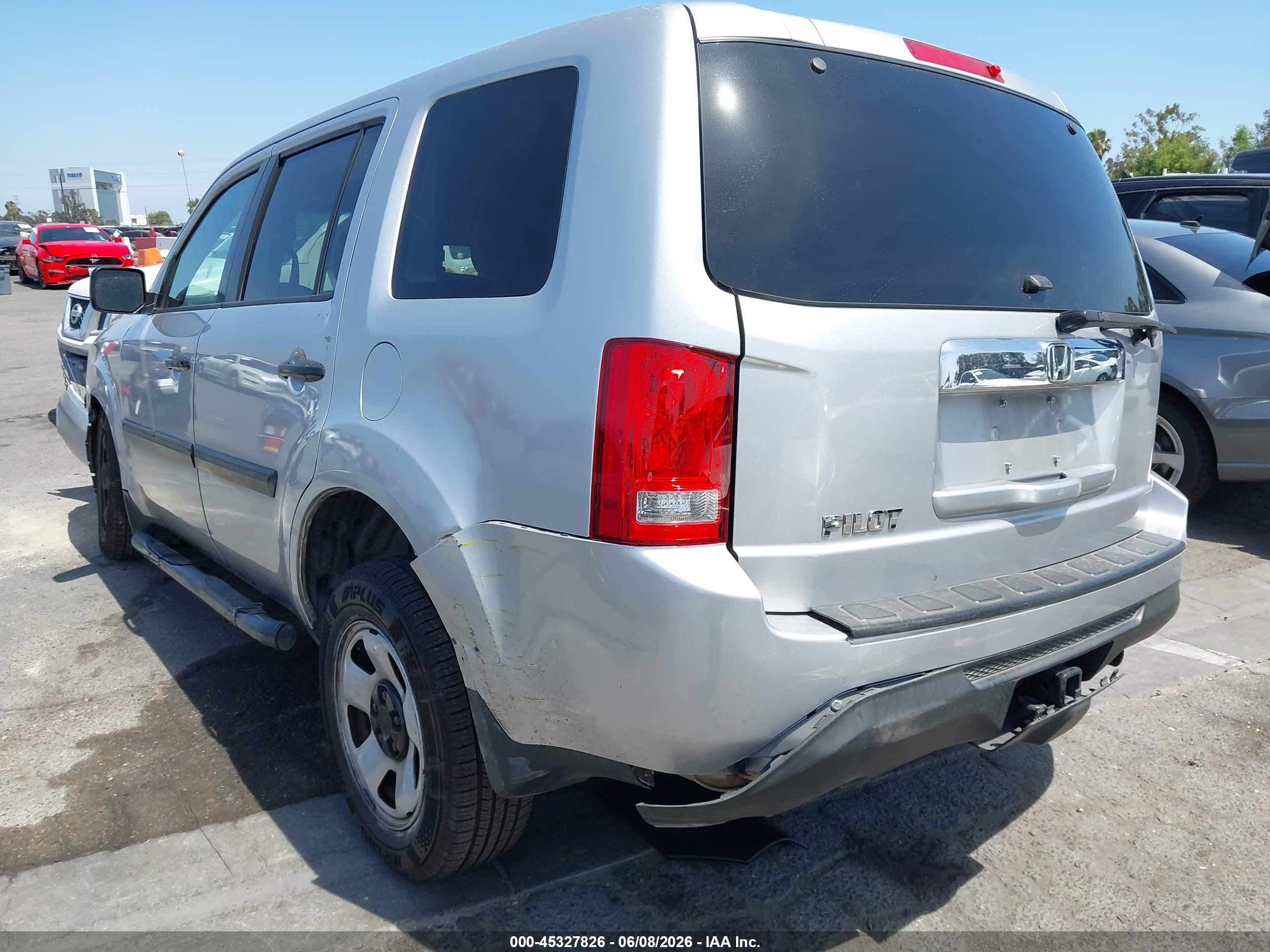 2012 Honda Pilot Lx Серебряный vin: 5FNYF3H21CB035189