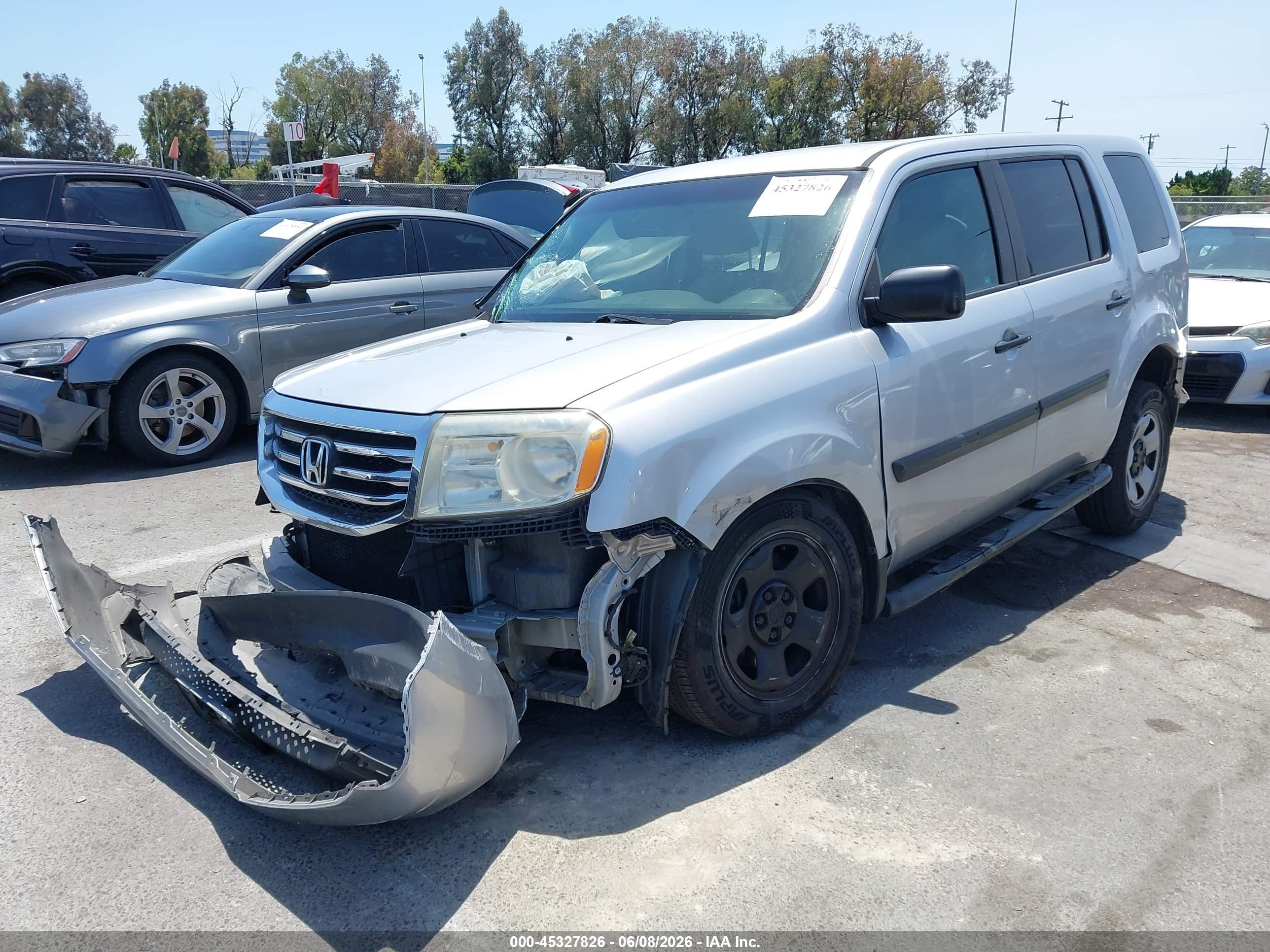 2012 Honda Pilot Lx Серебряный vin: 5FNYF3H21CB035189