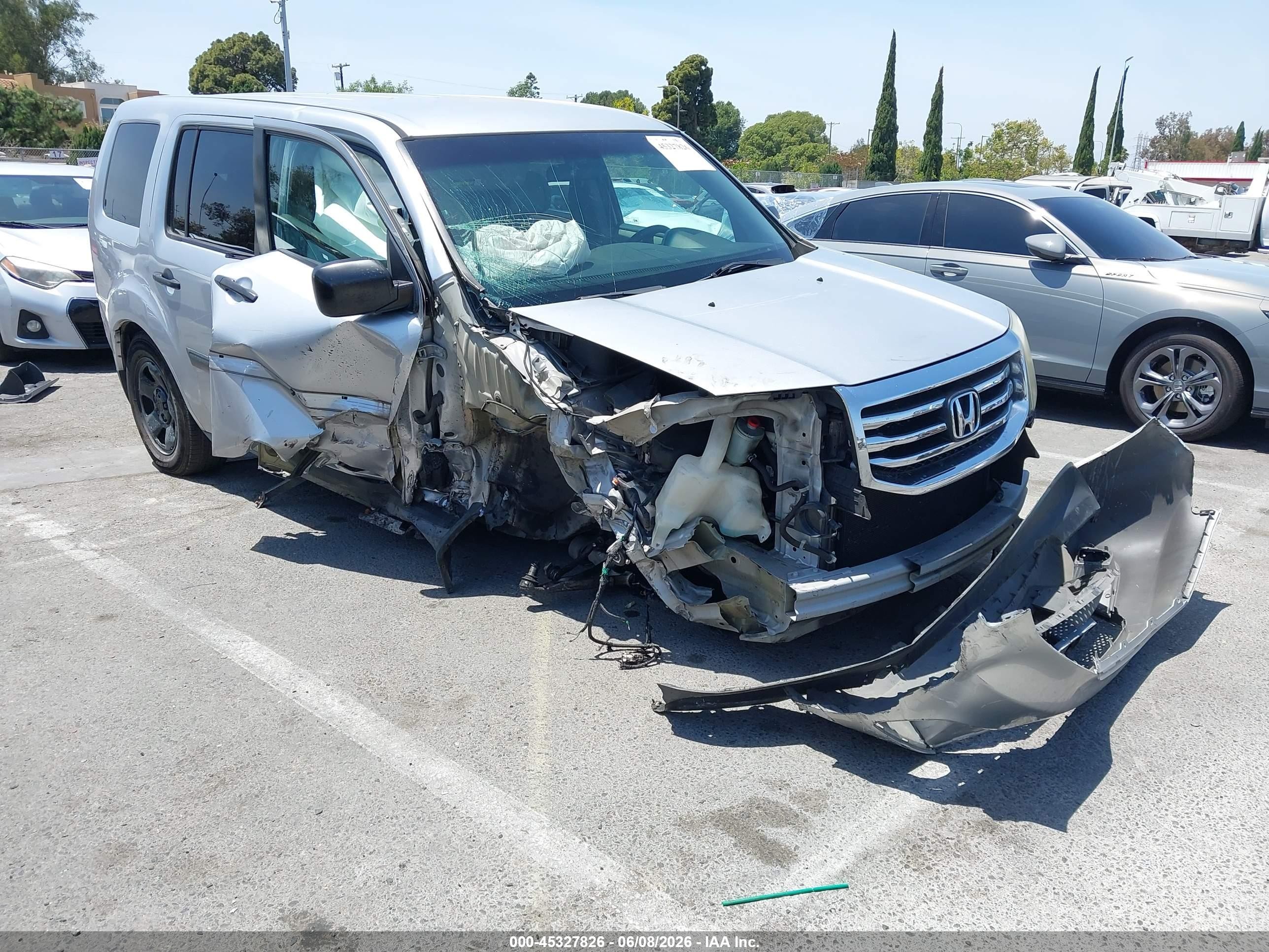 2012 Honda Pilot Lx Серебряный vin: 5FNYF3H21CB035189