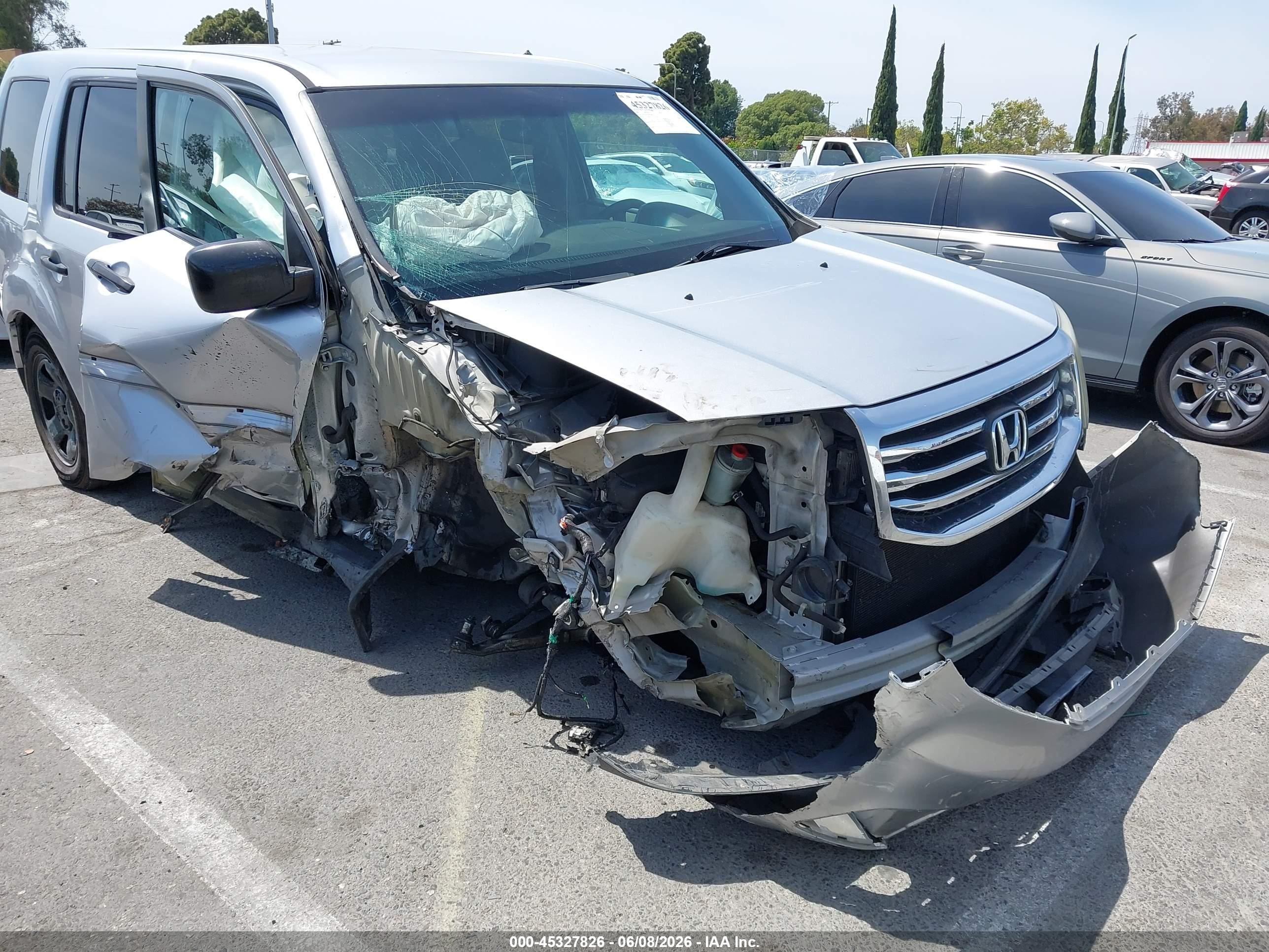 2012 Honda Pilot Lx Серебряный vin: 5FNYF3H21CB035189