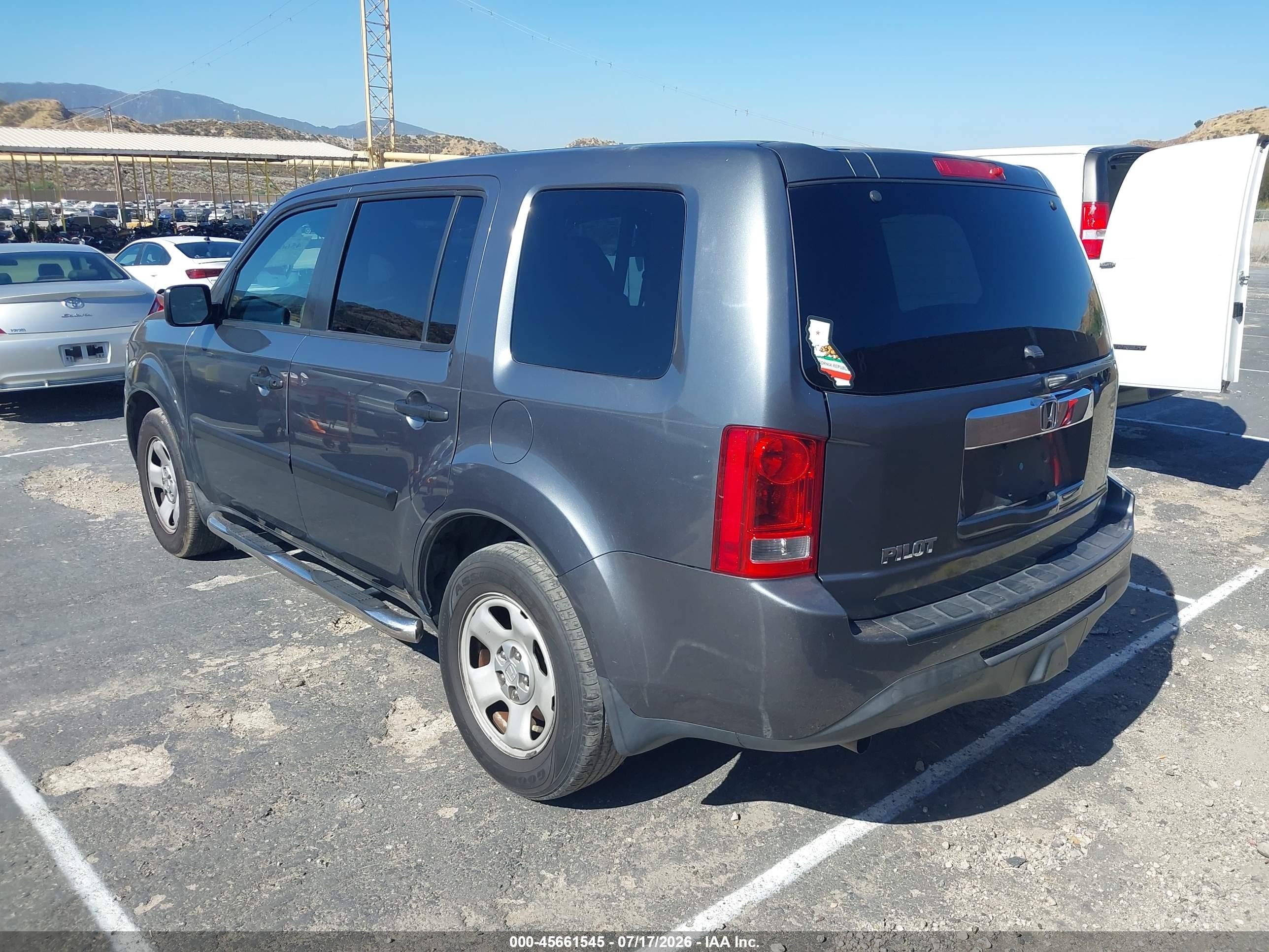 2013 Honda Pilot Lx Gray vin: 5FNYF3H21DB028700