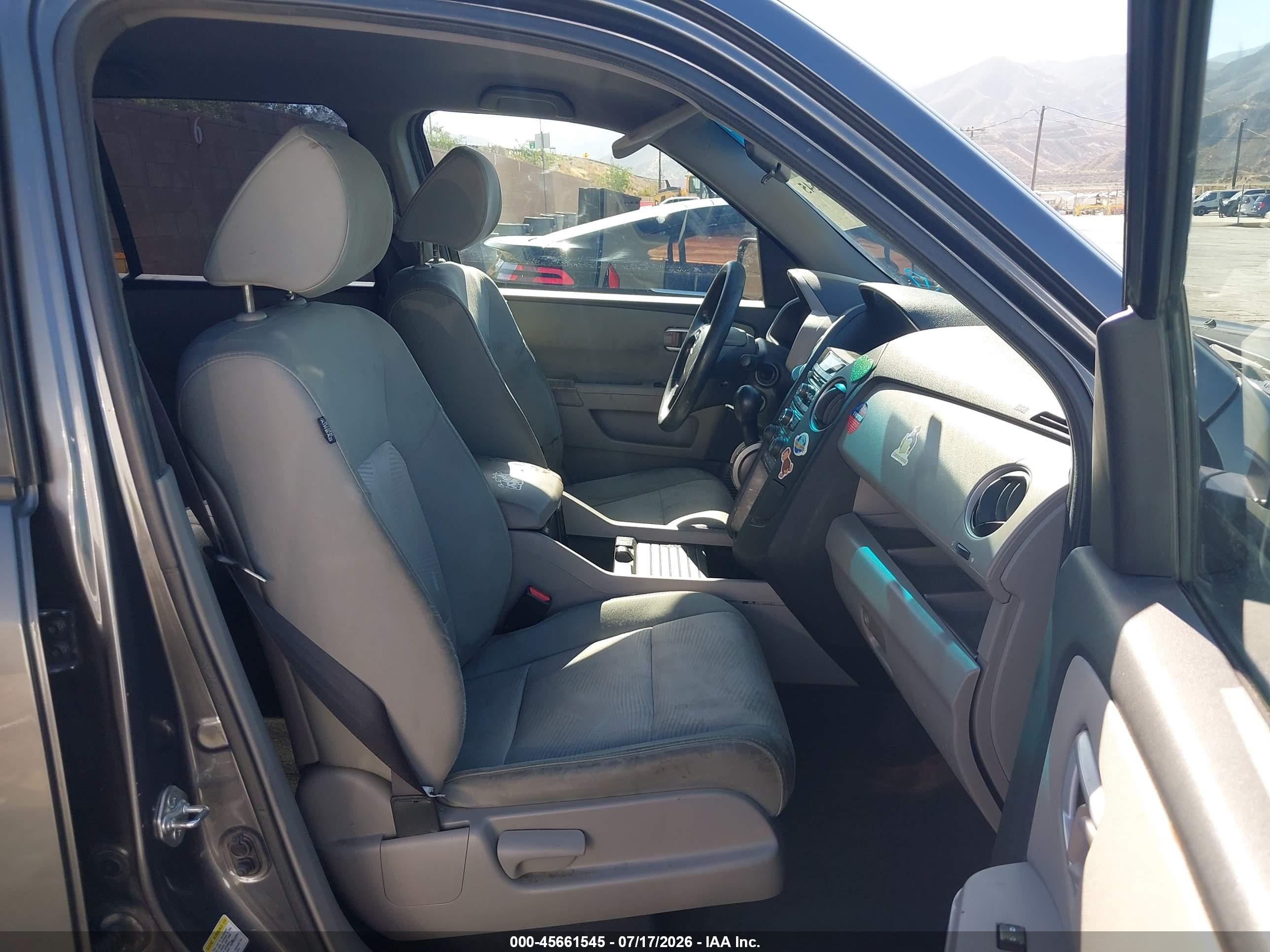2013 Honda Pilot Lx Gray vin: 5FNYF3H21DB028700