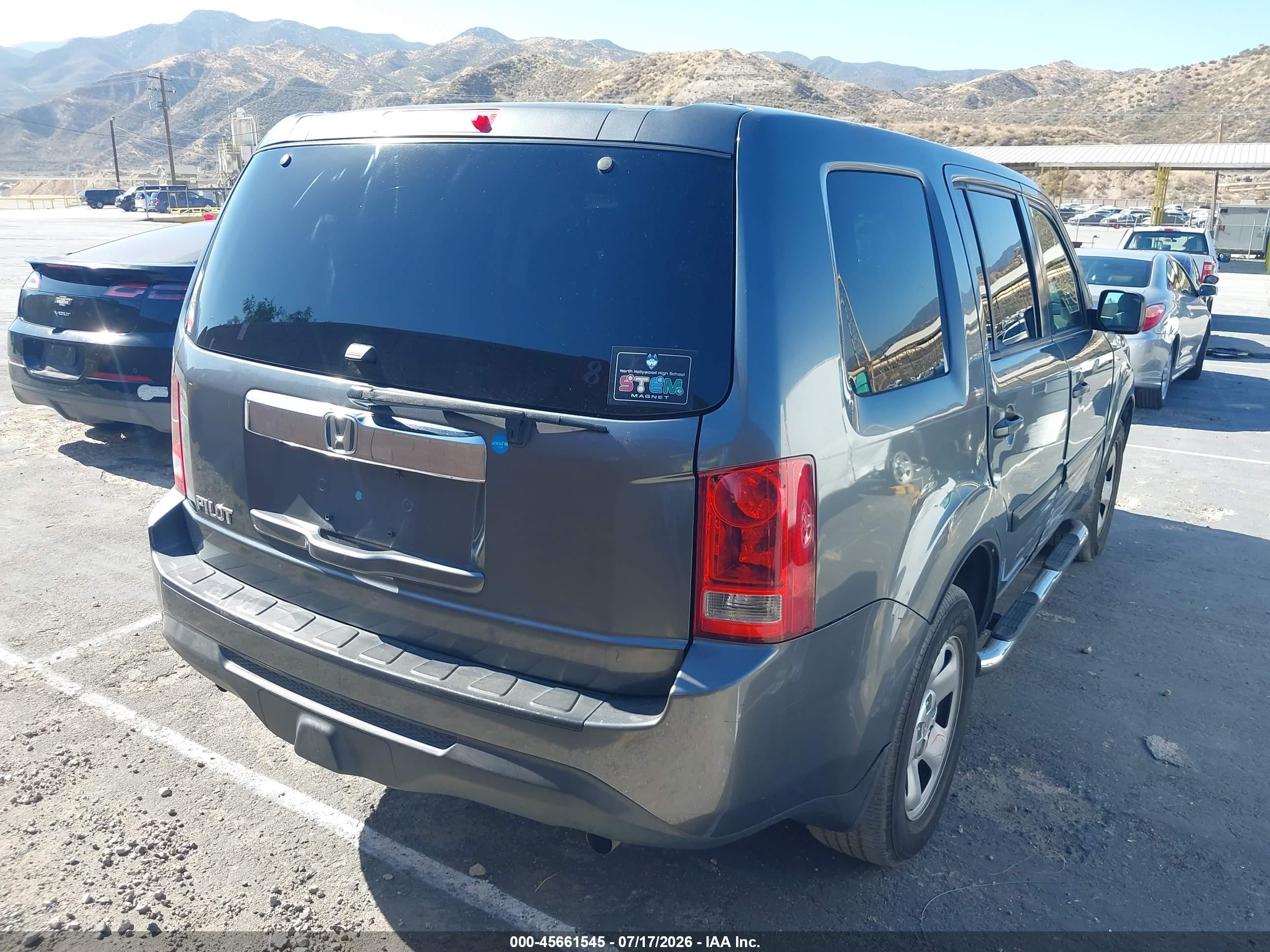 2013 Honda Pilot Lx Gray vin: 5FNYF3H21DB028700