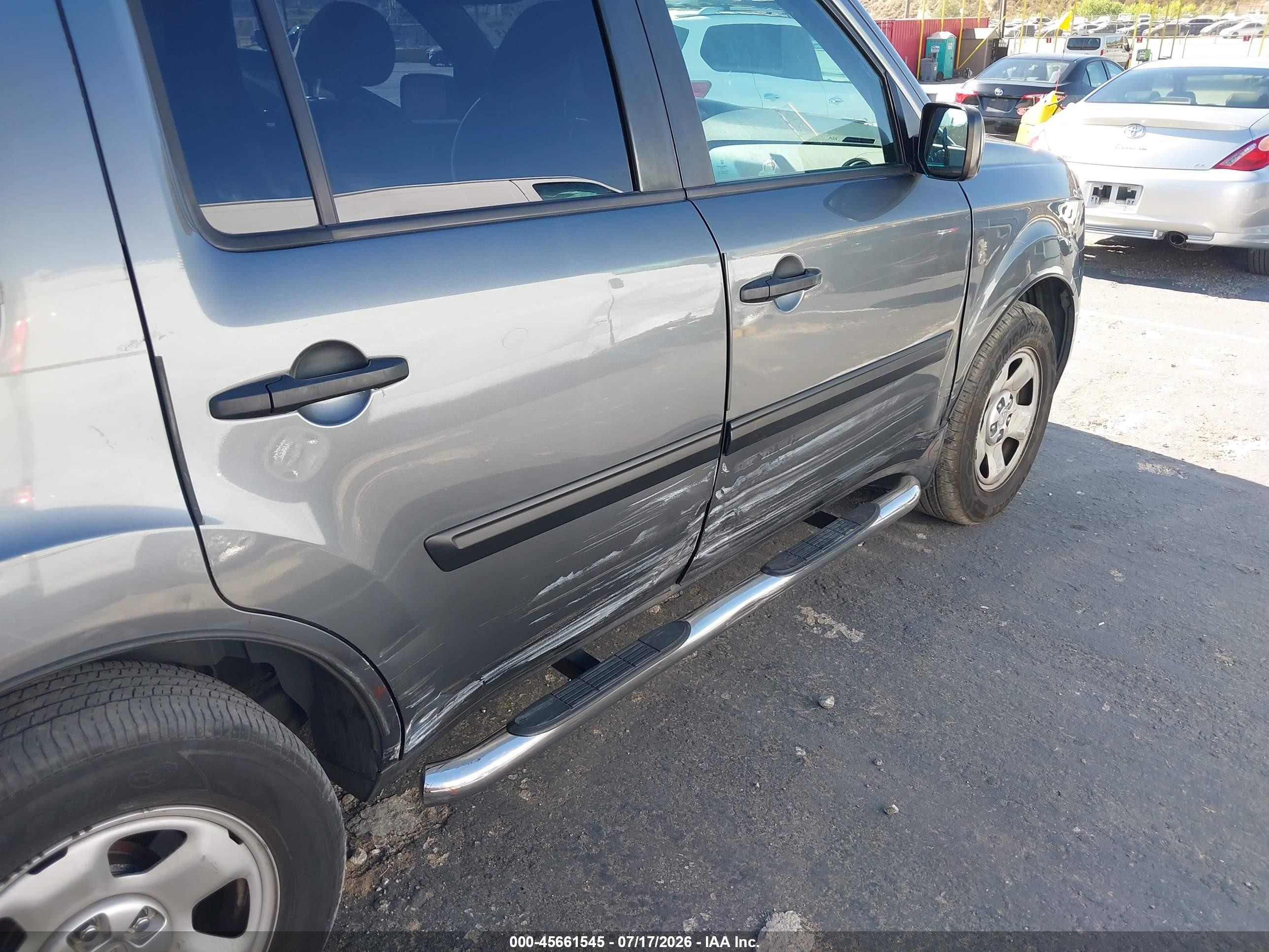 2013 Honda Pilot Lx Gray vin: 5FNYF3H21DB028700