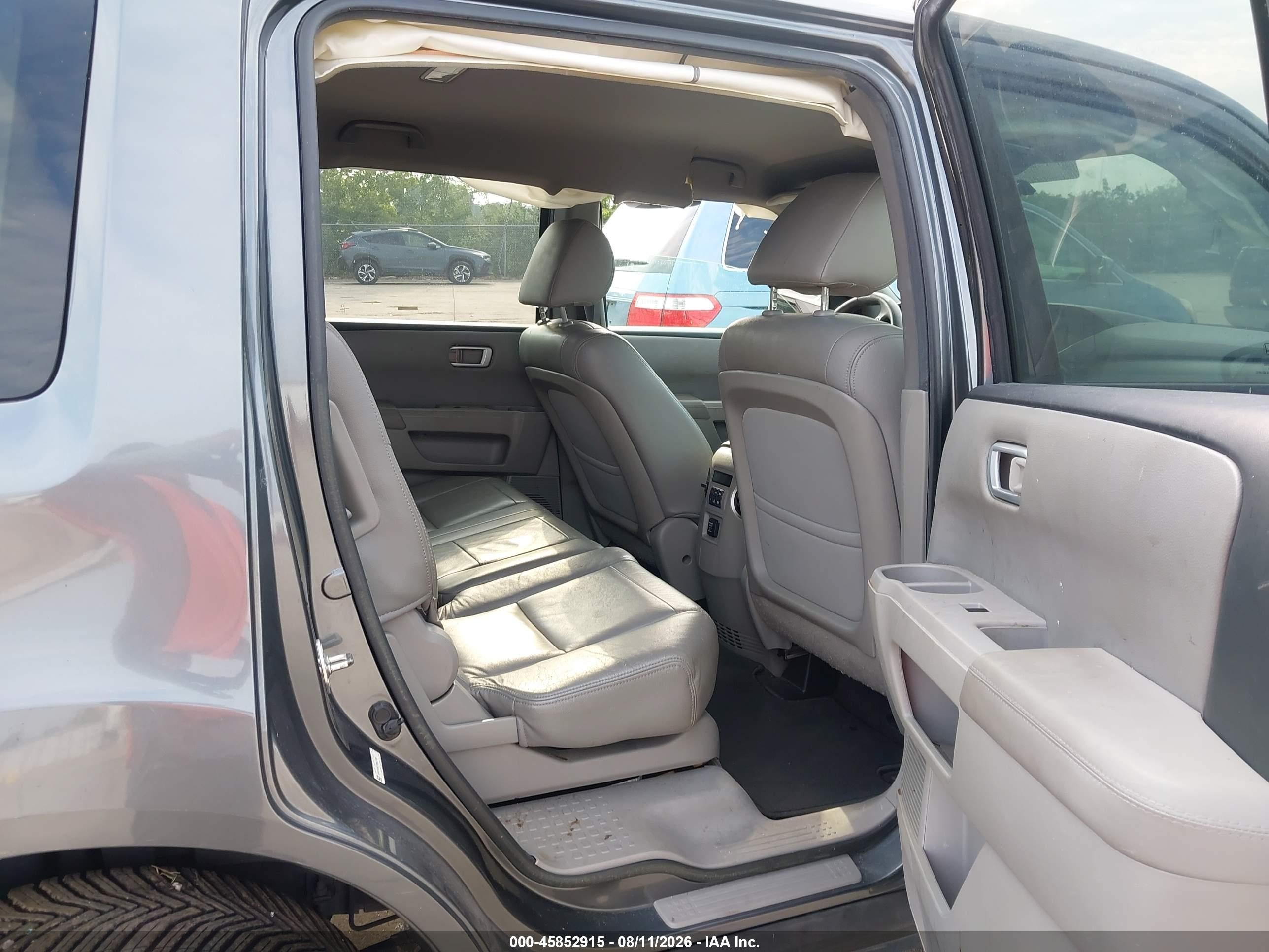 2013 Honda Pilot Lx Серый vin: 5FNYF3H21DB031032