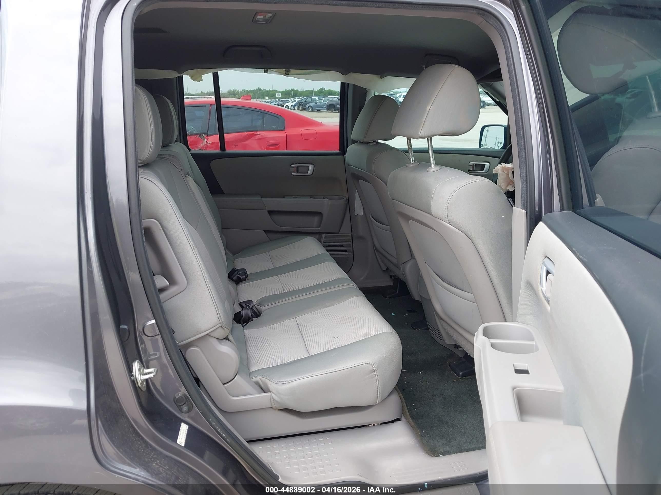 2014 Honda Pilot Lx Gray vin: 5FNYF3H21EB007055