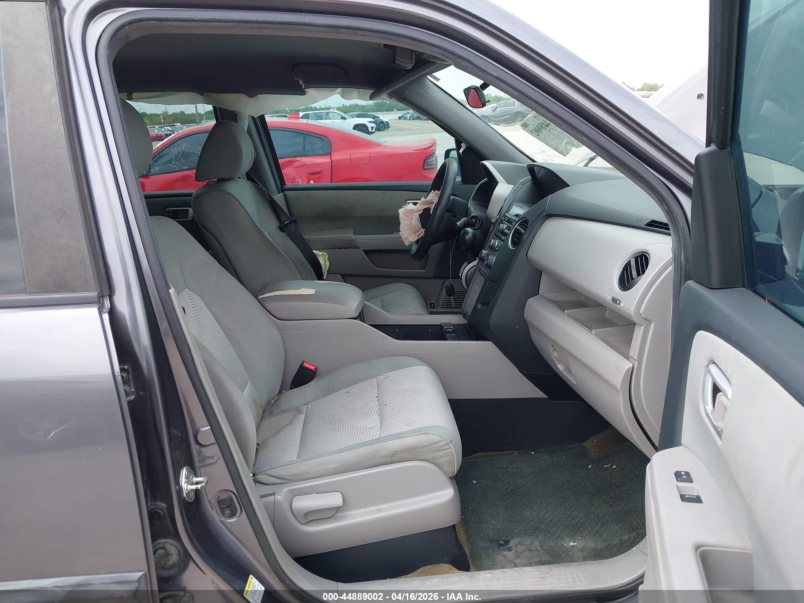2014 Honda Pilot Lx Gray vin: 5FNYF3H21EB007055