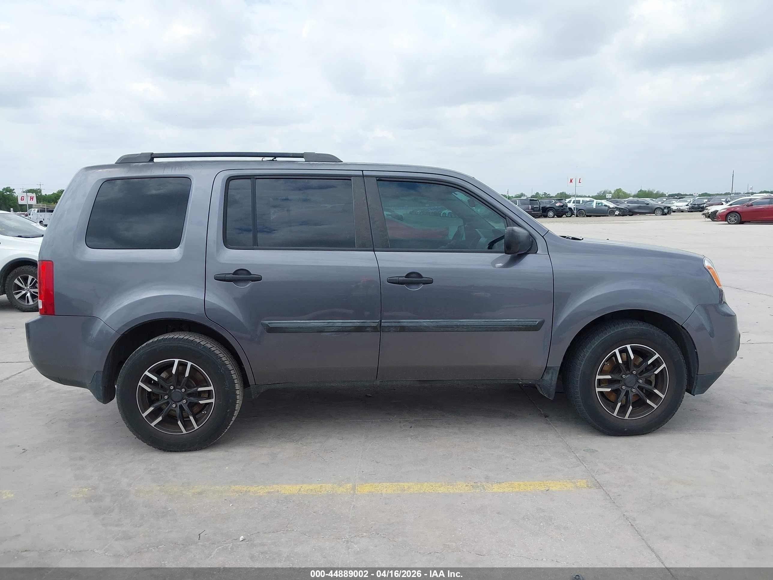 2014 Honda Pilot Lx Gray vin: 5FNYF3H21EB007055
