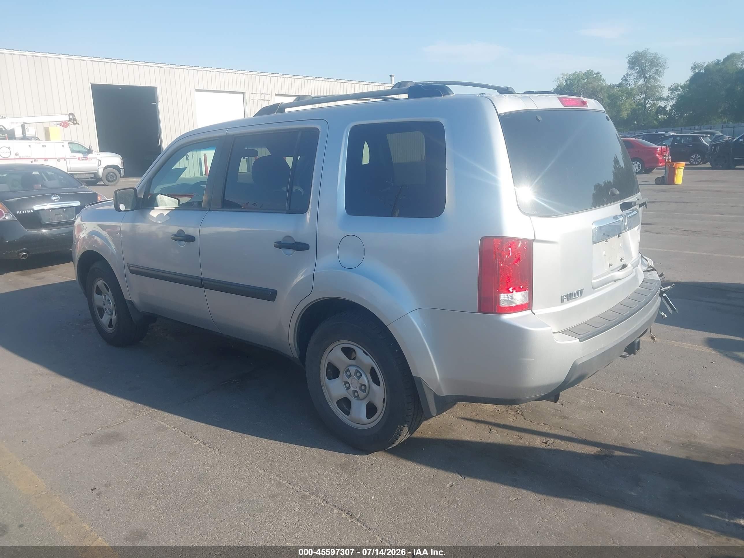 2010 Honda Pilot Lx Silver vin: 5FNYF3H22AB001422