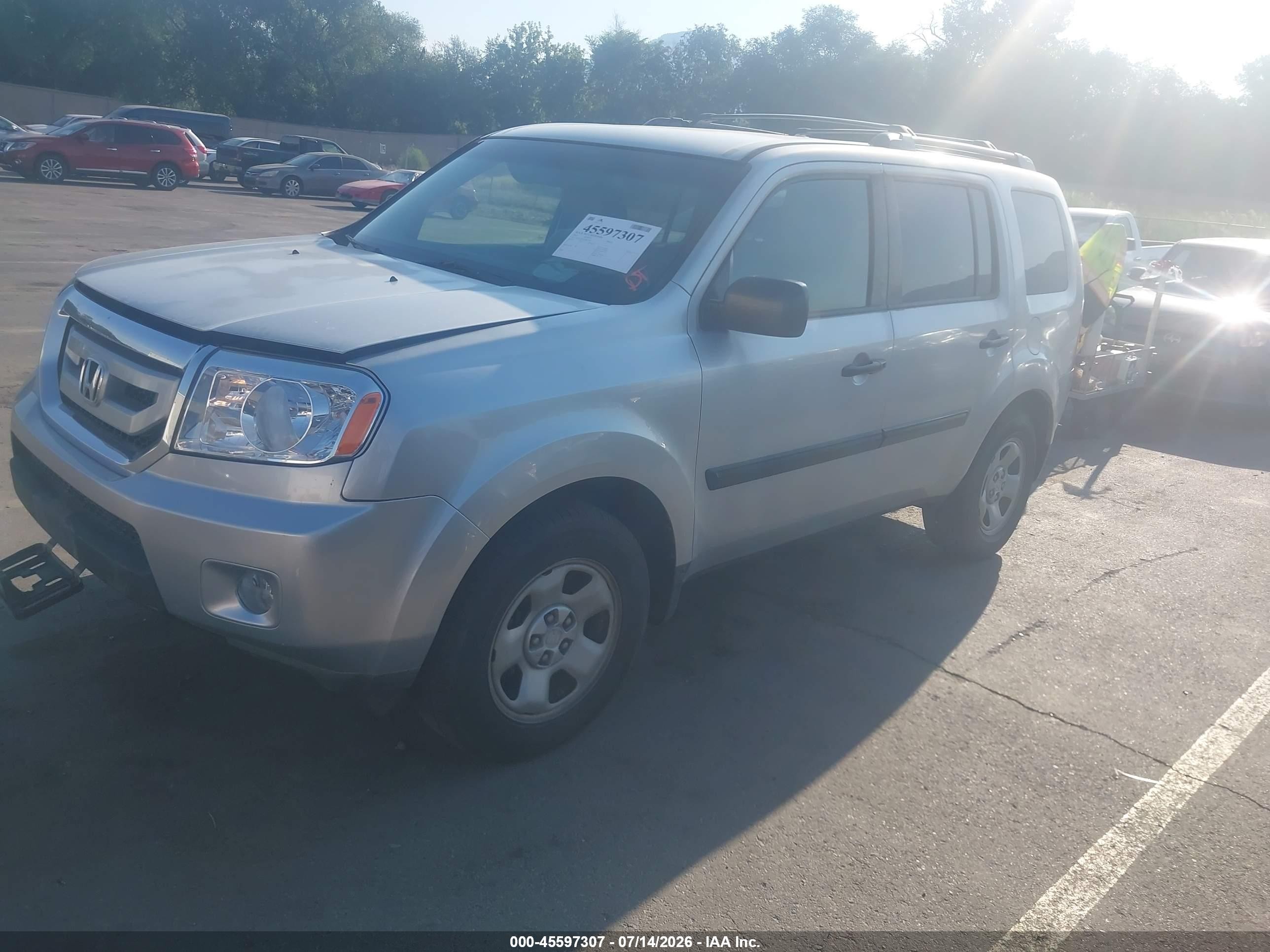 2010 Honda Pilot Lx Silver vin: 5FNYF3H22AB001422