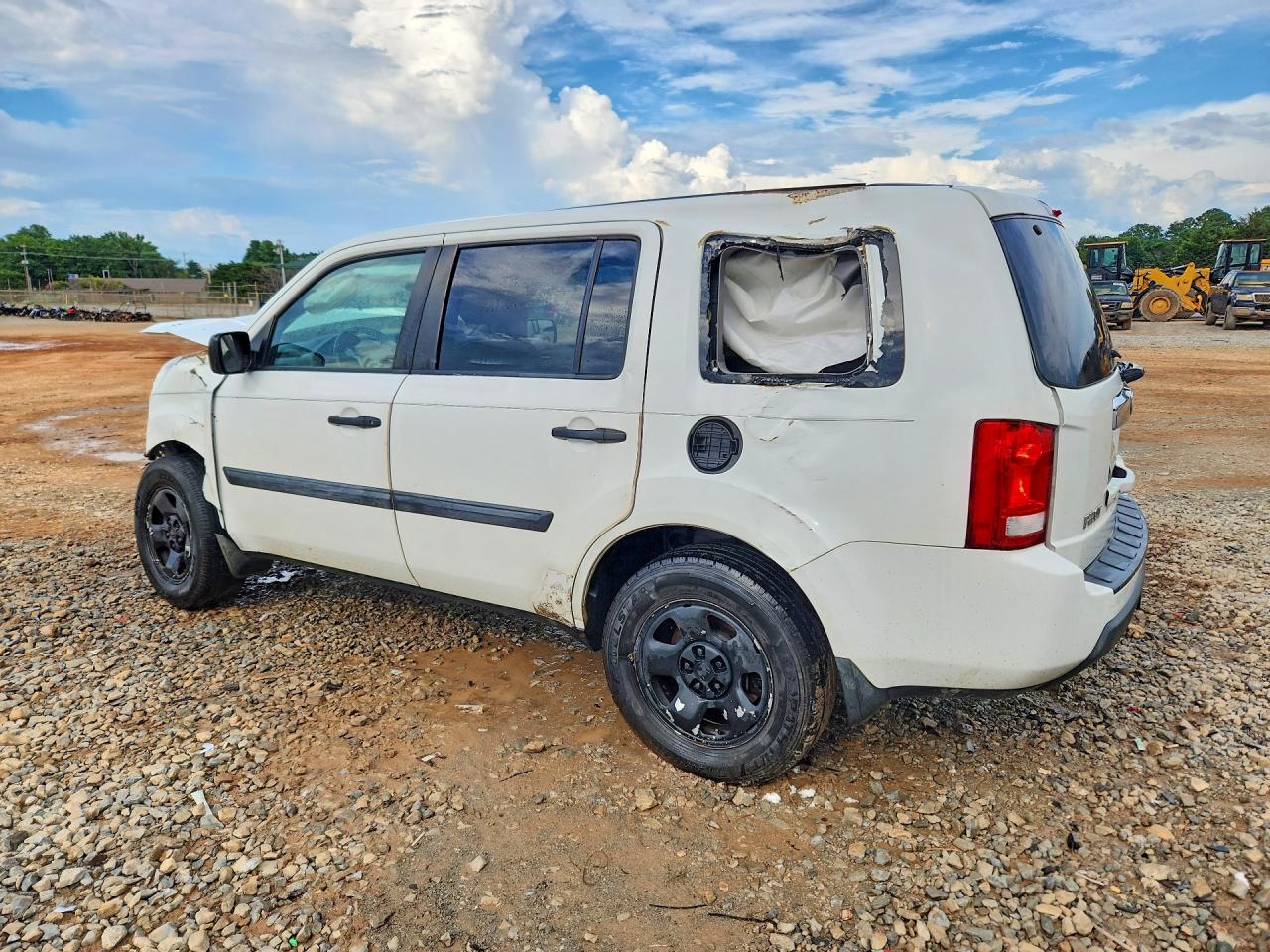 2011 Honda Pilot Lx White vin: 5FNYF3H22BB025897
