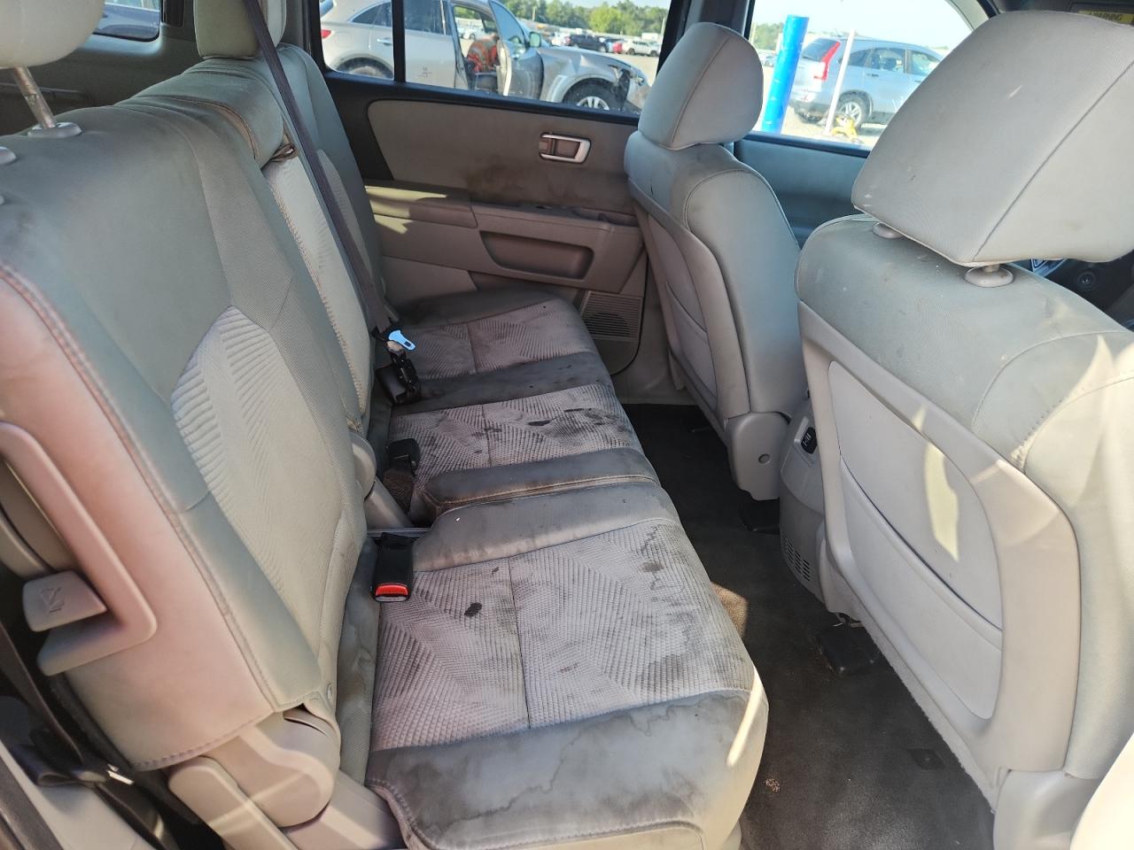 2012 Honda Pilot Lx Gray vin: 5FNYF3H22CB019468