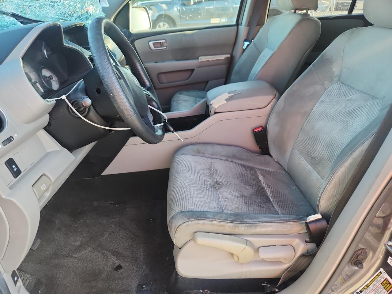 2012 Honda Pilot Lx Gray vin: 5FNYF3H22CB019468