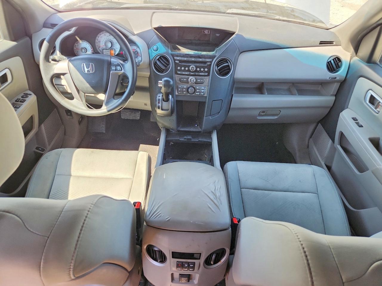 2012 Honda Pilot Lx Silver vin: 5FNYF3H22CB035394