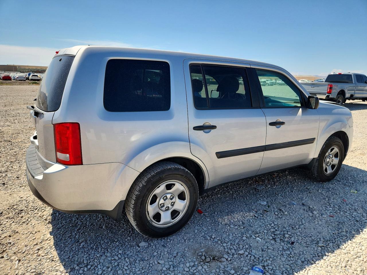2012 Honda Pilot Lx Silver vin: 5FNYF3H22CB035394