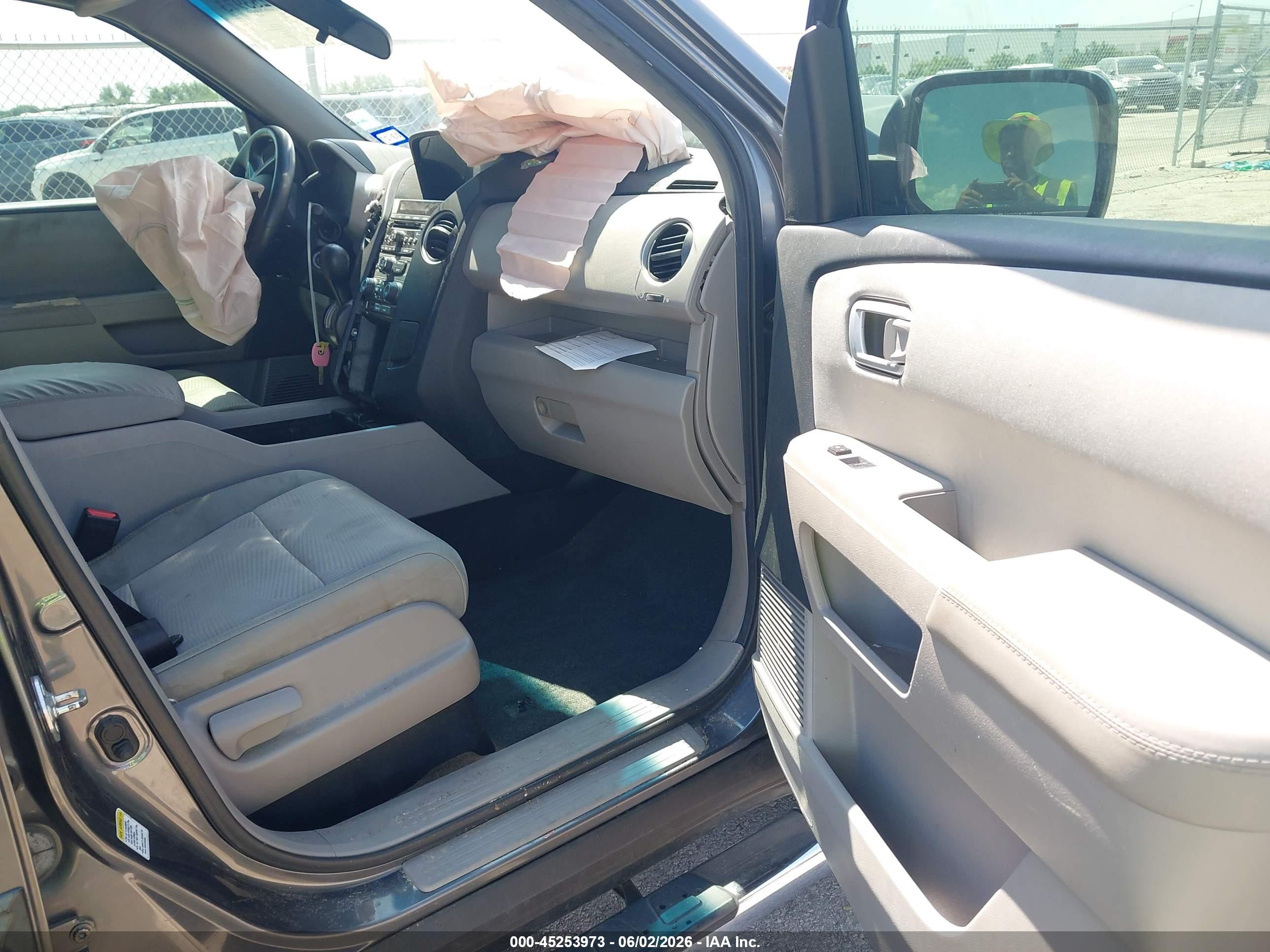 2013 Honda Pilot Lx Серый vin: 5FNYF3H22DB036434