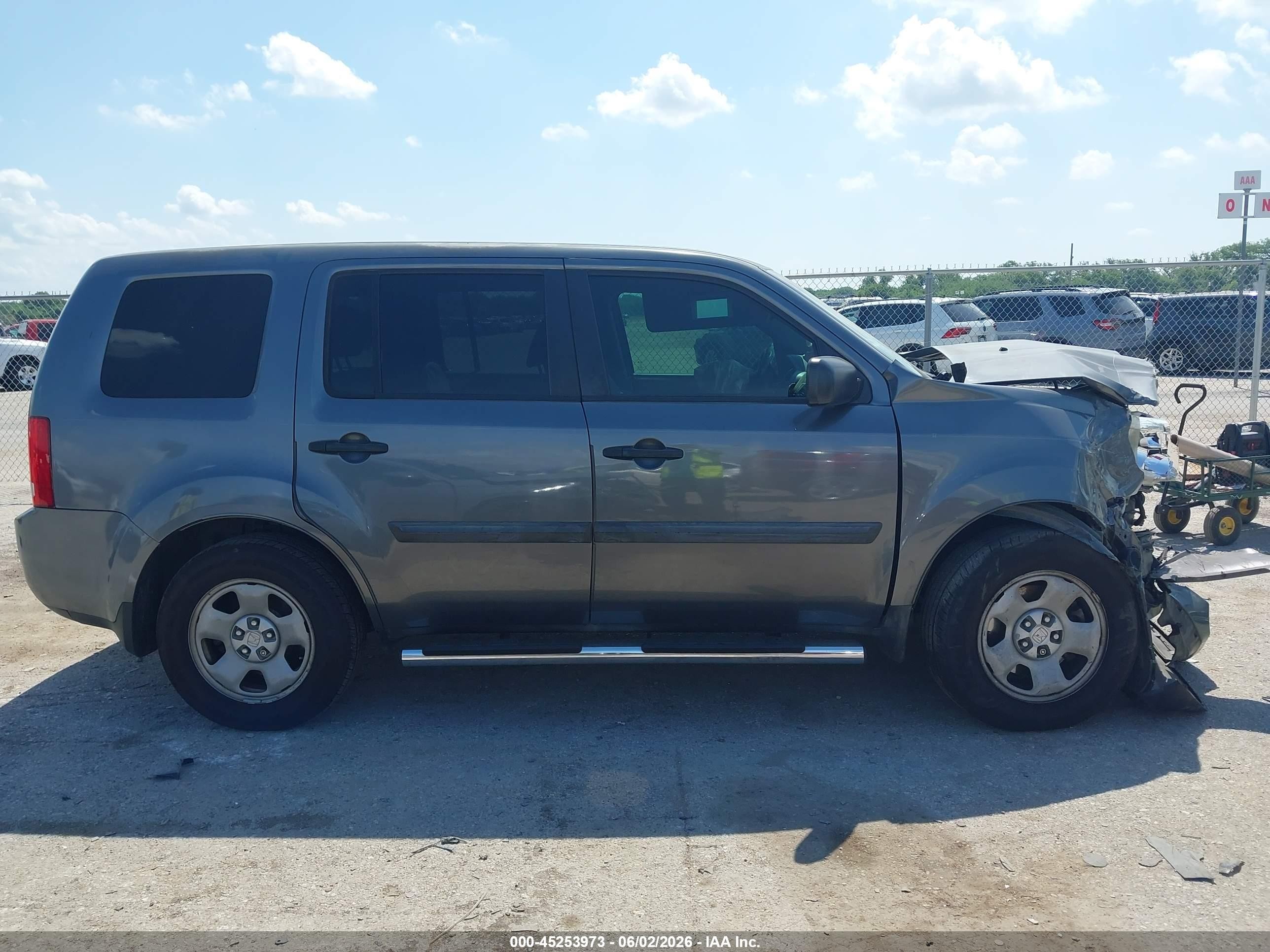2013 Honda Pilot Lx Серый vin: 5FNYF3H22DB036434