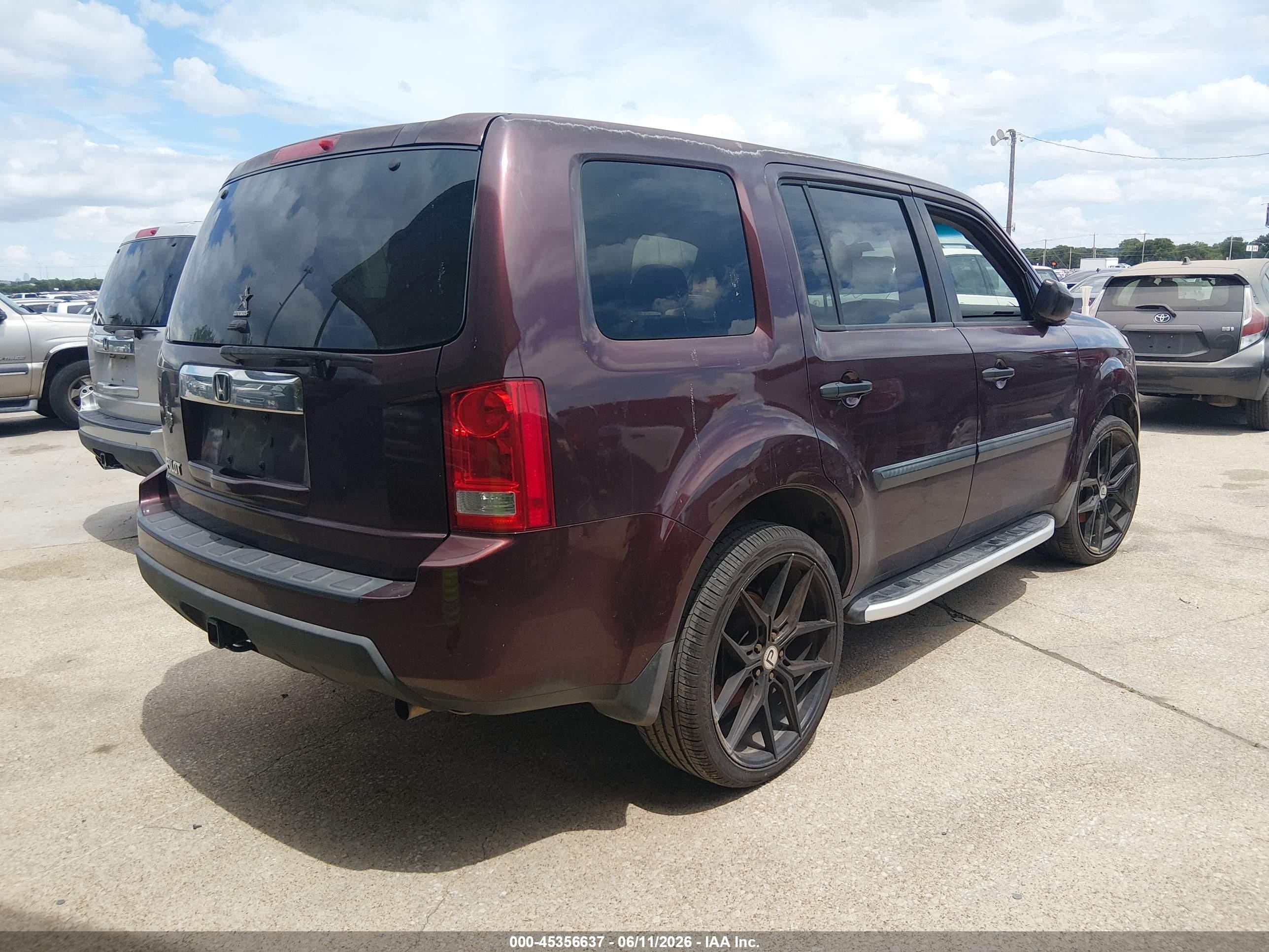 2010 Honda Pilot Lx Burgundy vin: 5FNYF3H23AB001672