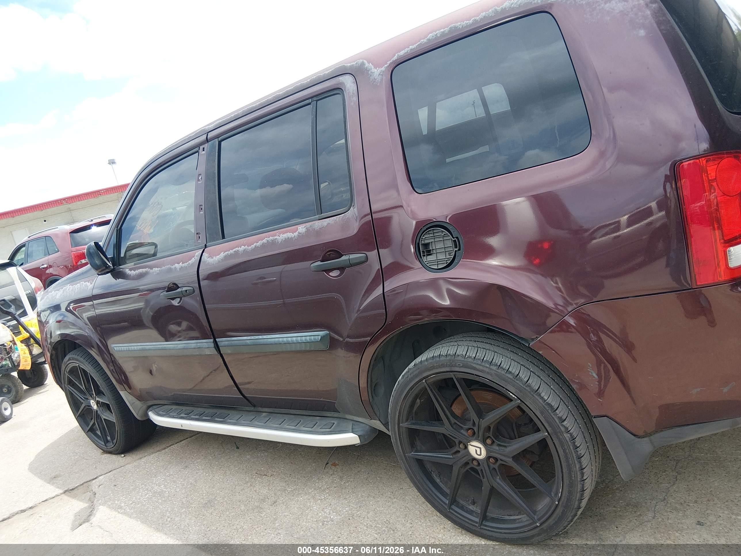 2010 Honda Pilot Lx Burgundy vin: 5FNYF3H23AB001672