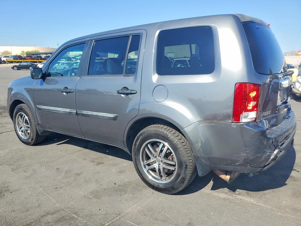 2011 Honda Pilot Lx Silver vin: 5FNYF3H23BB025651