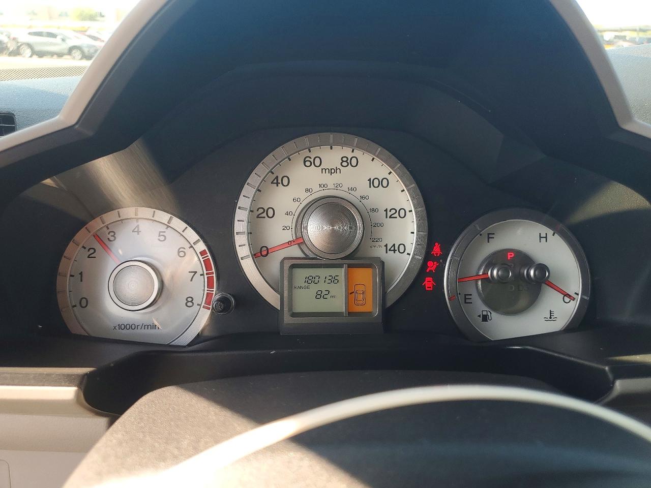 2011 Honda Pilot Lx Silver vin: 5FNYF3H23BB025651