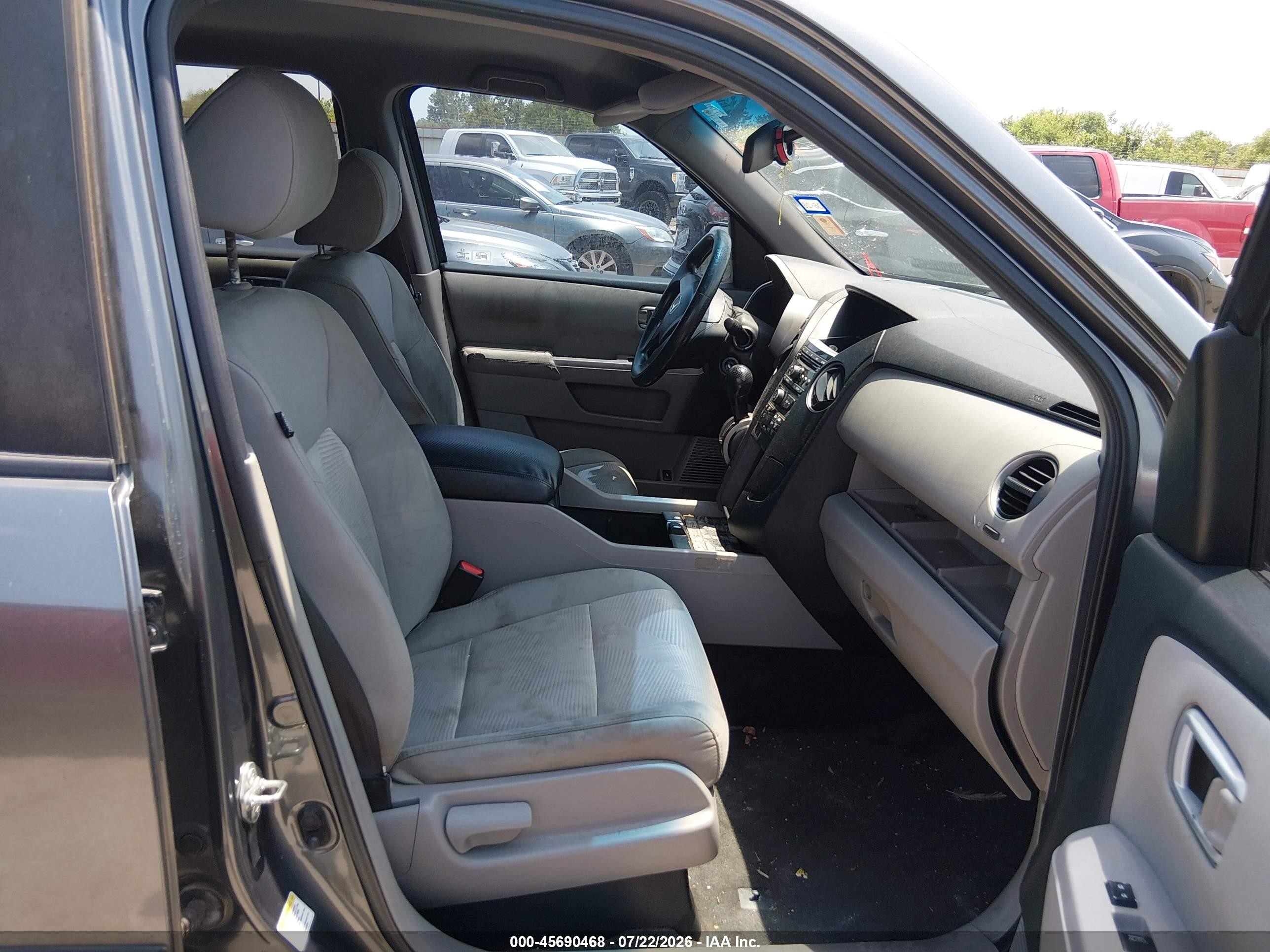 2012 Honda Pilot Lx Gray vin: 5FNYF3H23CB003375