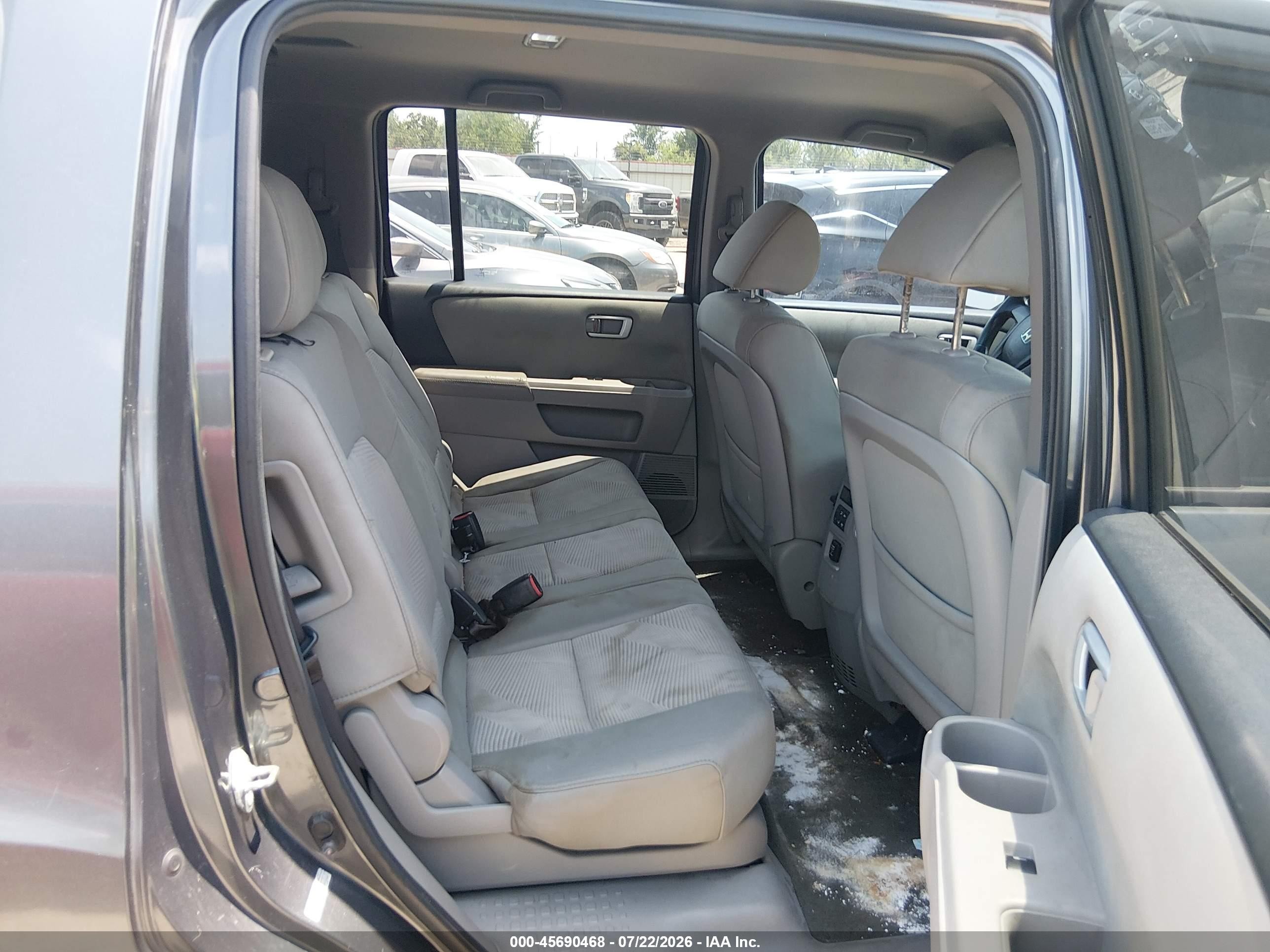 2012 Honda Pilot Lx Gray vin: 5FNYF3H23CB003375