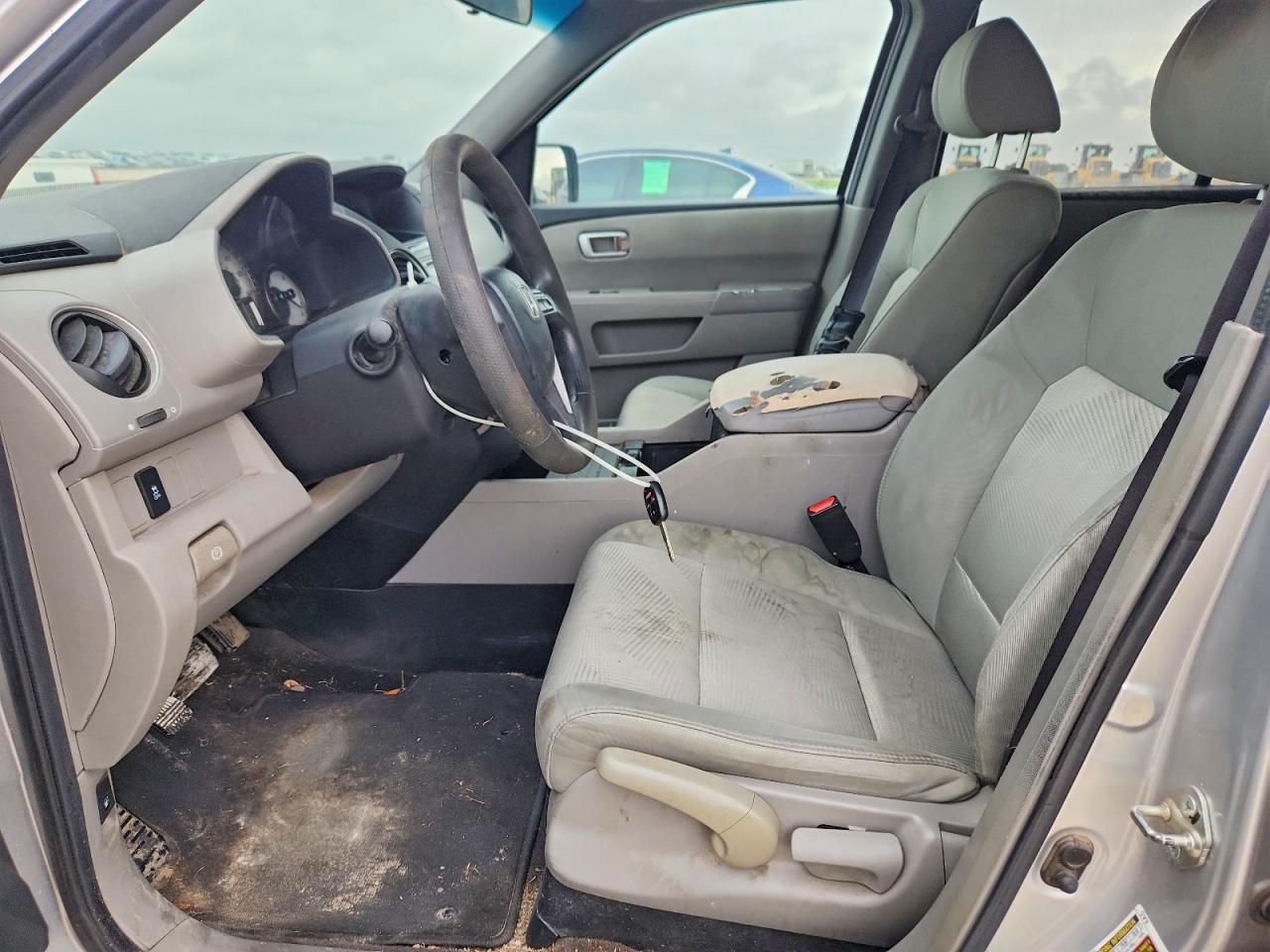 2012 Honda Pilot Lx Gray vin: 5FNYF3H23CB035422