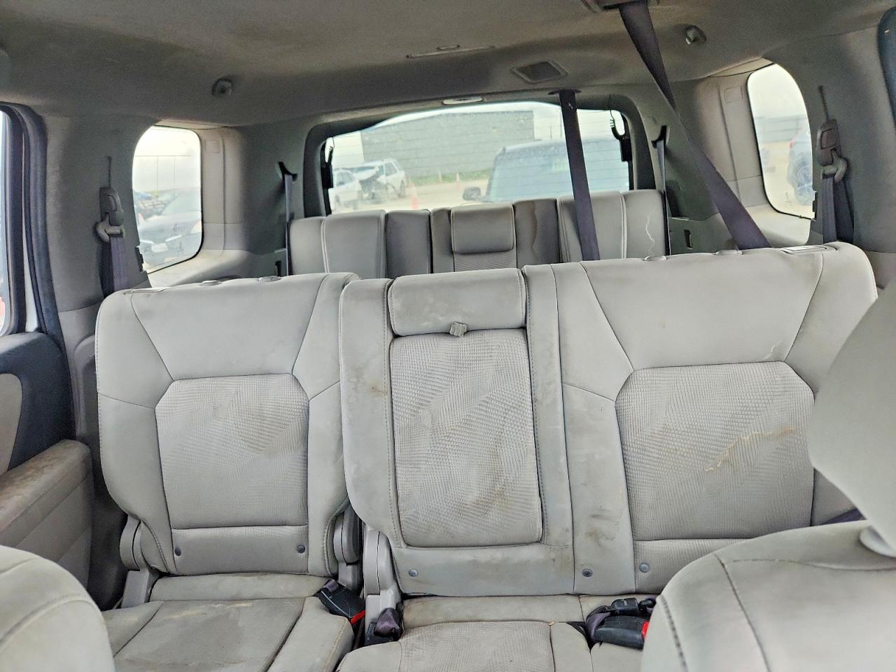 2012 Honda Pilot Lx Gray vin: 5FNYF3H23CB035422