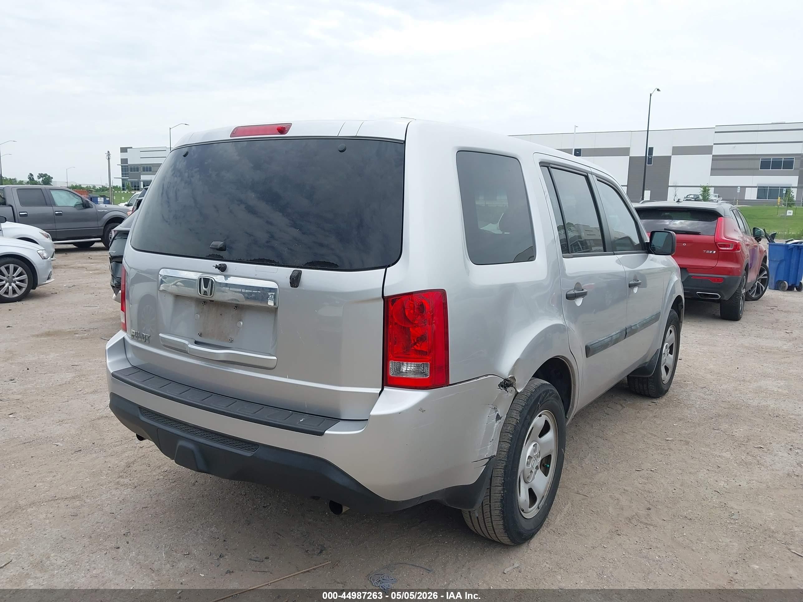 2013 Honda Pilot Lx Silver vin: 5FNYF3H23DB037706