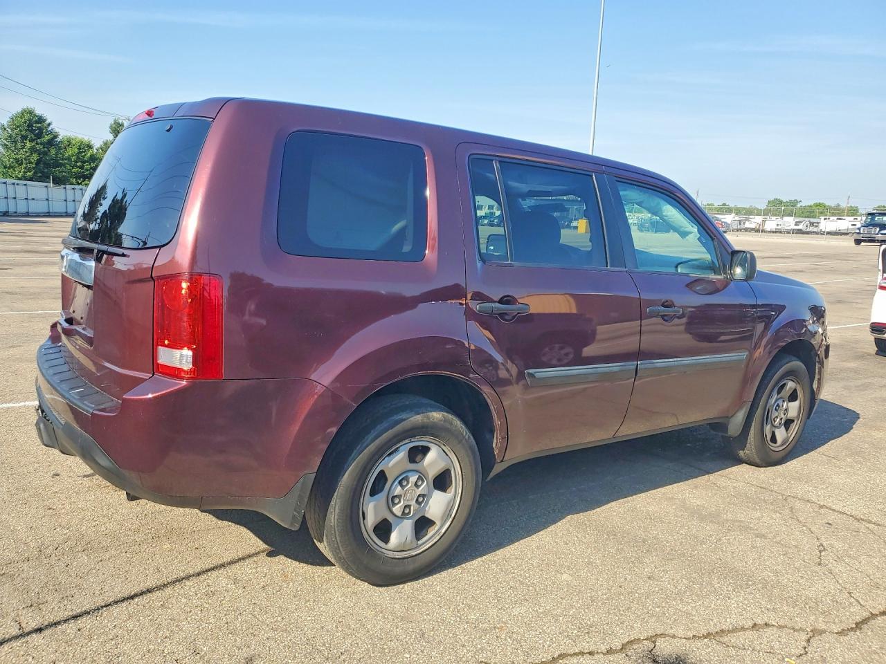 2014 Honda Pilot Lx Maroon vin: 5FNYF3H23EB014427