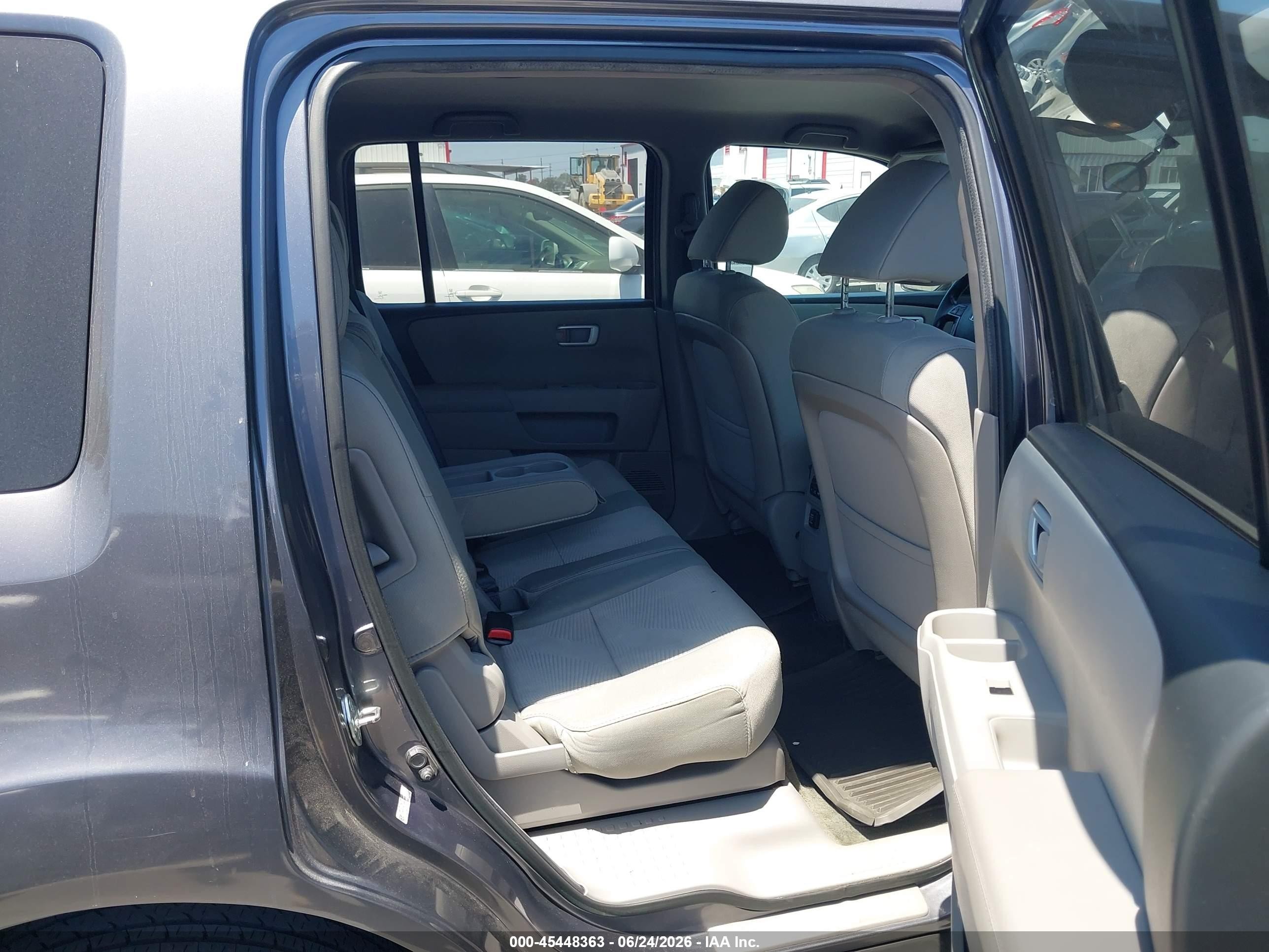 2014 Honda Pilot Lx Gray vin: 5FNYF3H23EB016484