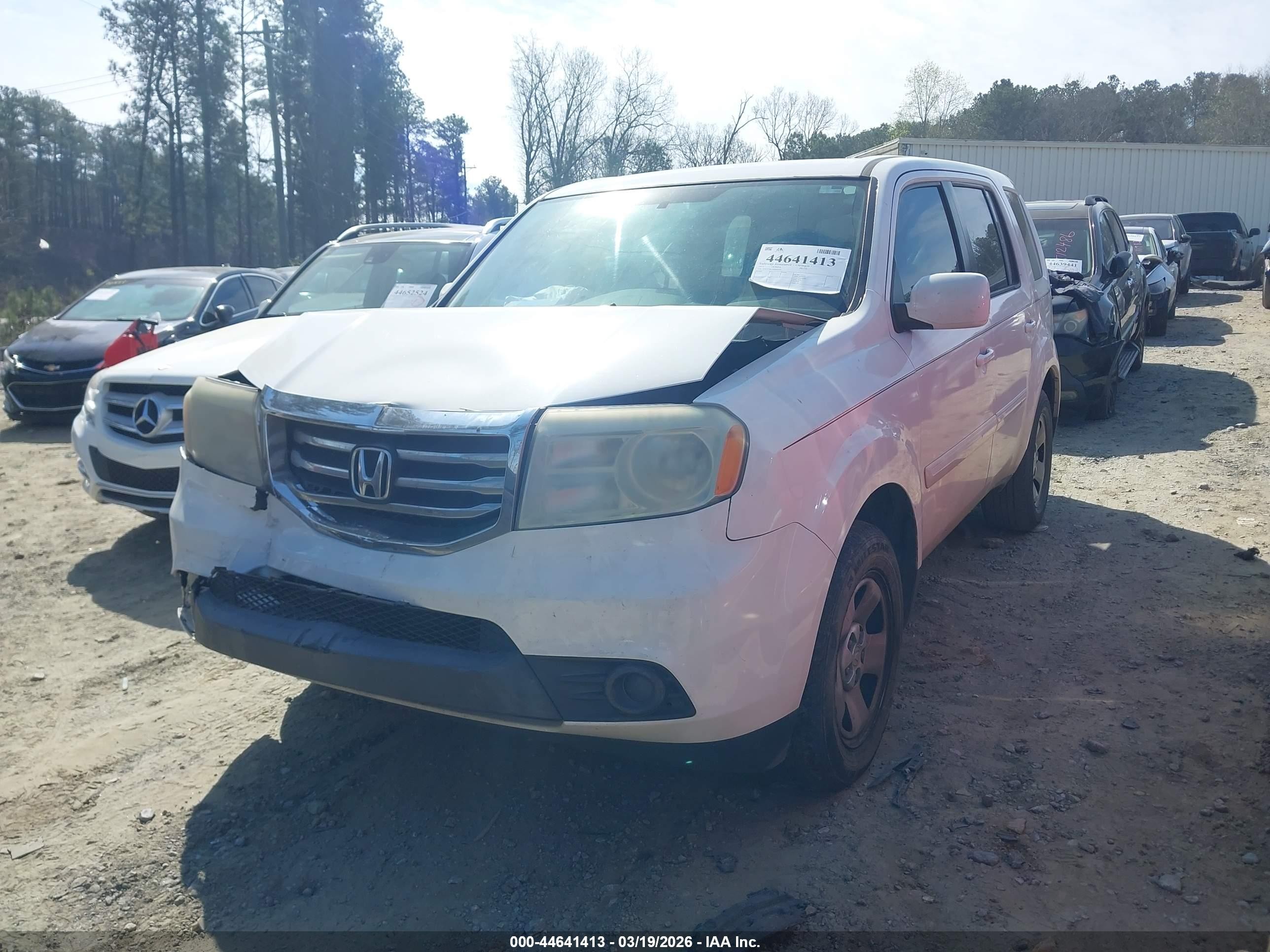 2015 Honda Pilot Lx White vin: 5FNYF3H23FB028541