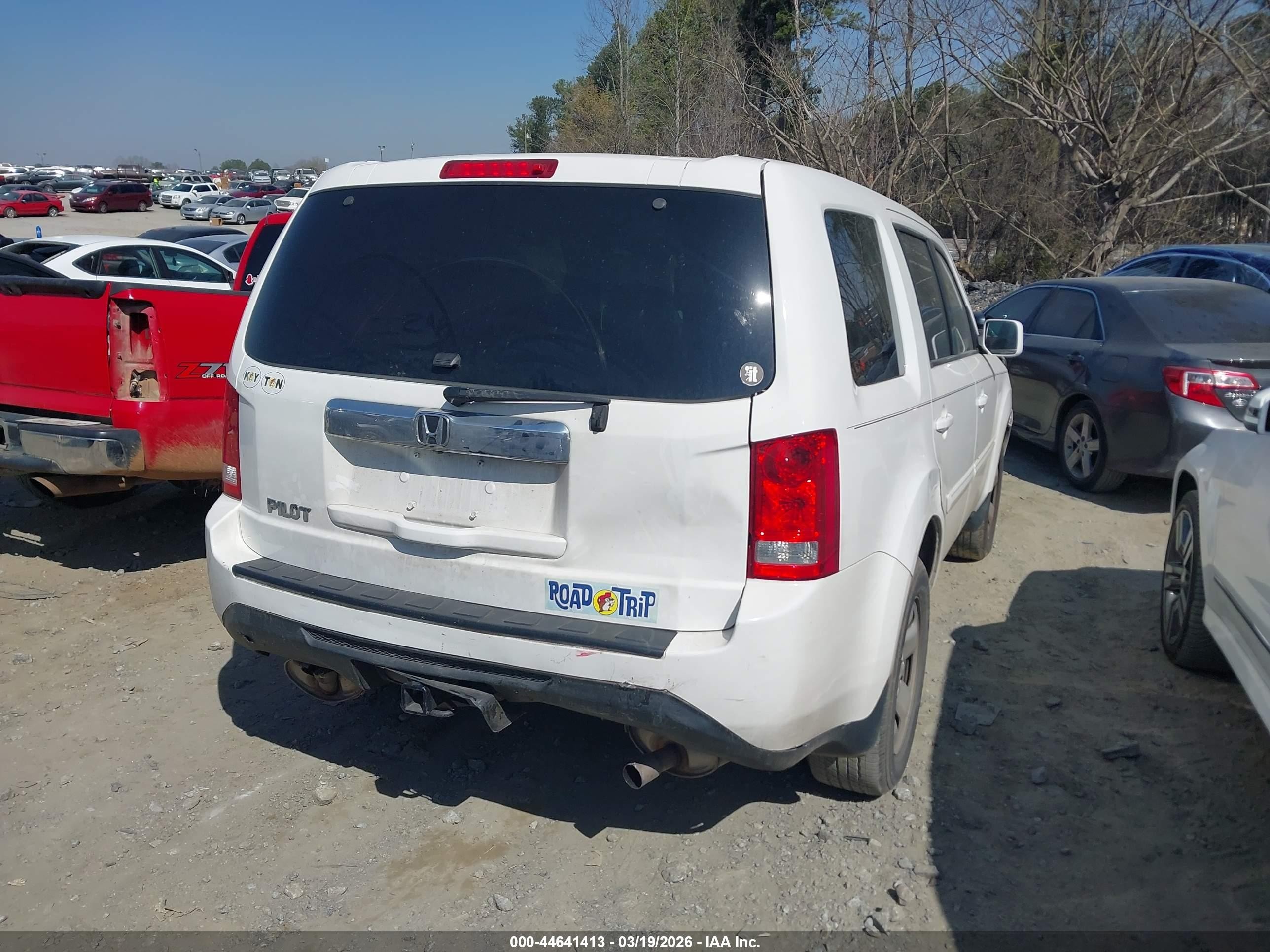 2015 Honda Pilot Lx White vin: 5FNYF3H23FB028541