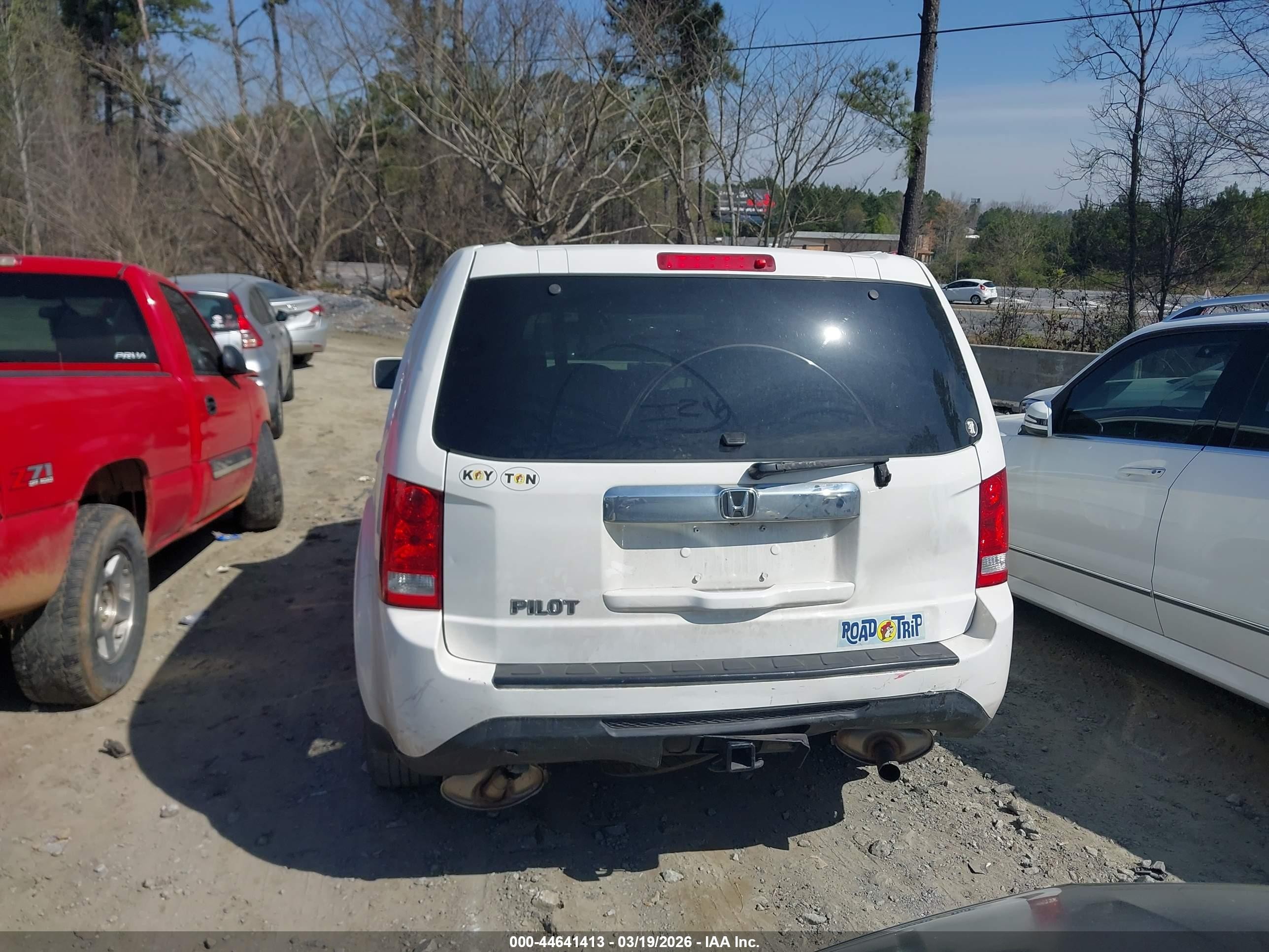 2015 Honda Pilot Lx White vin: 5FNYF3H23FB028541