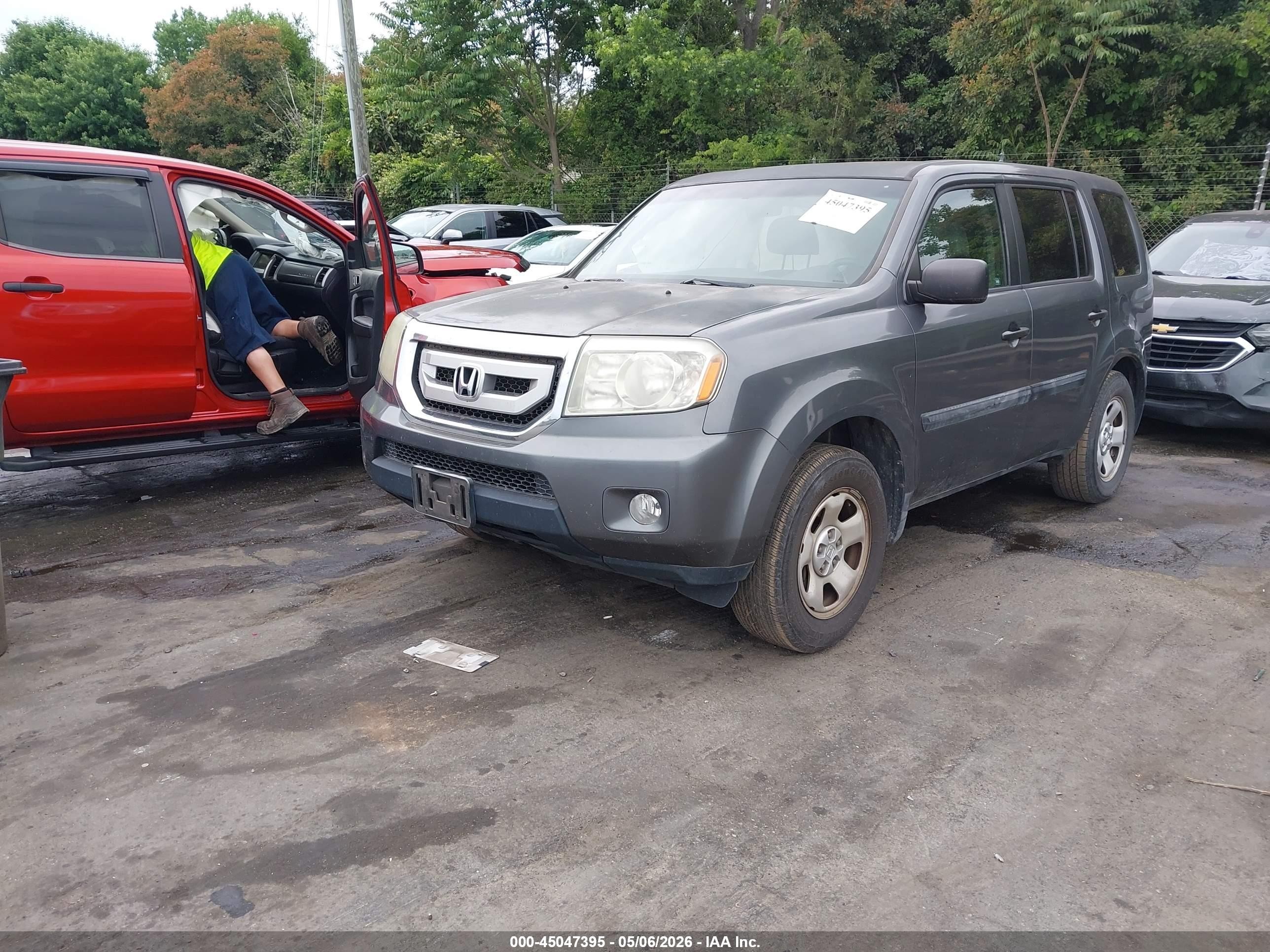 2011 Honda Pilot Lx Серый vin: 5FNYF3H24BB016702