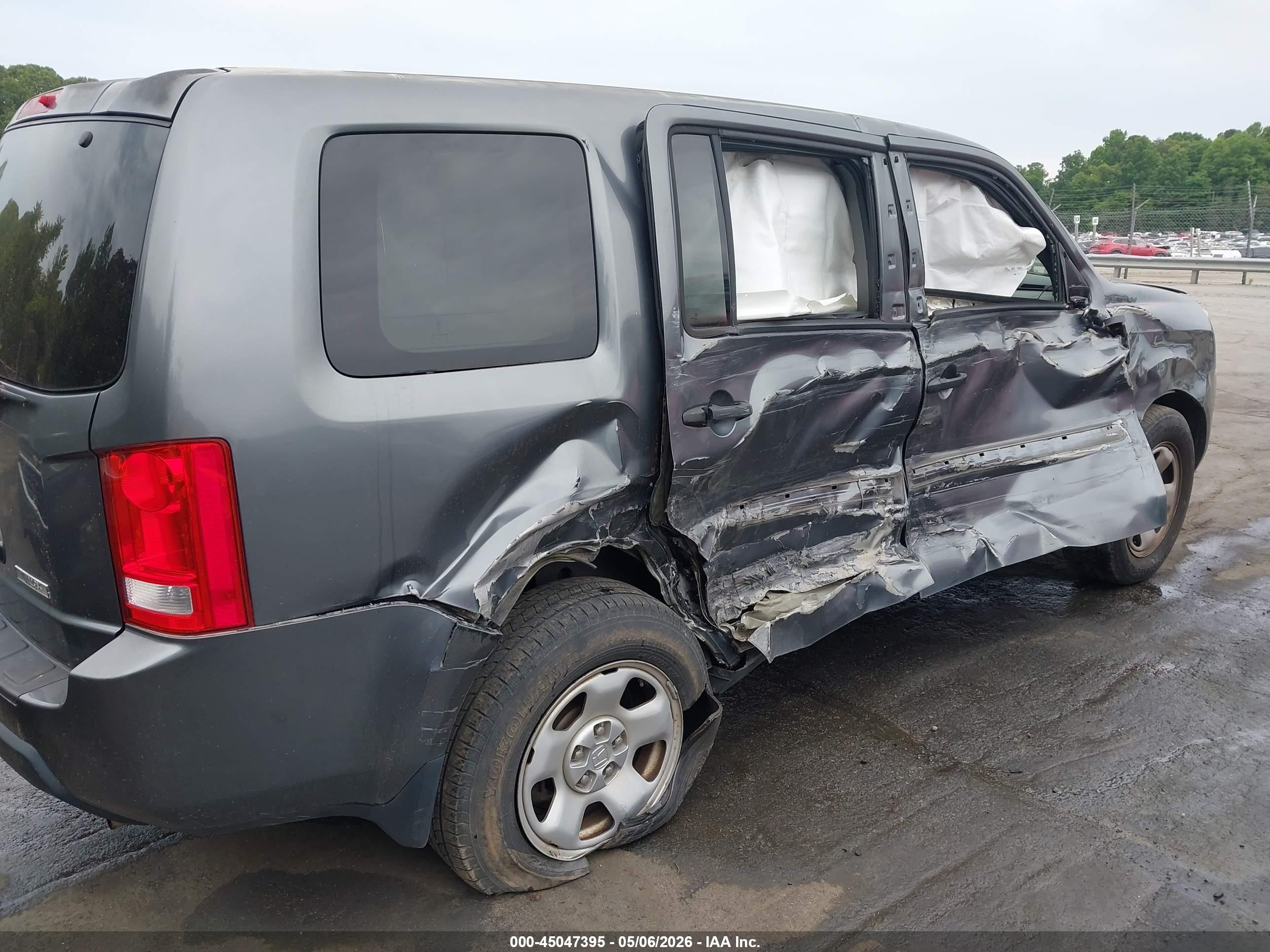 2011 Honda Pilot Lx Серый vin: 5FNYF3H24BB016702