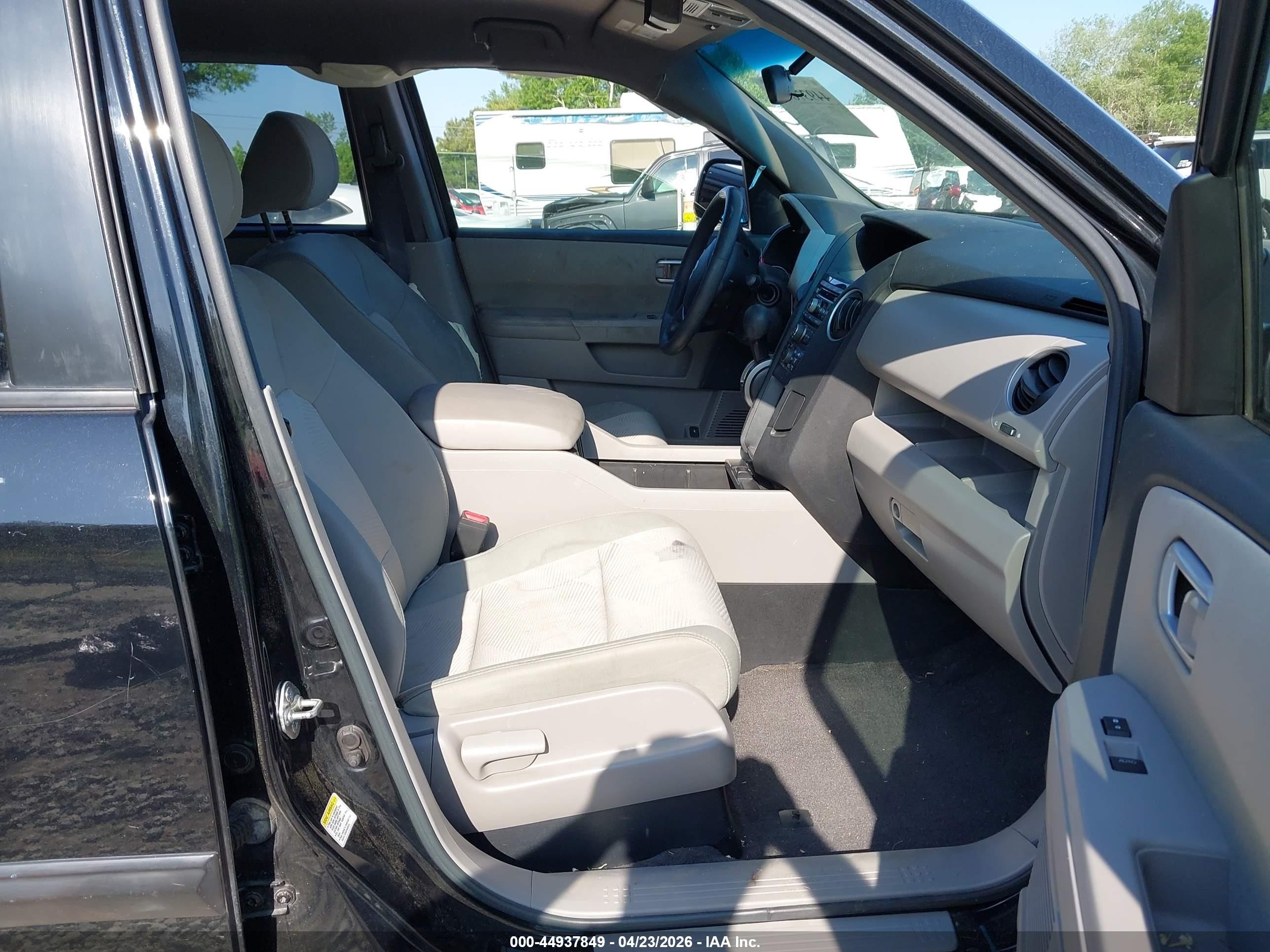 2012 Honda Pilot Lx Black vin: 5FNYF3H24CB033131