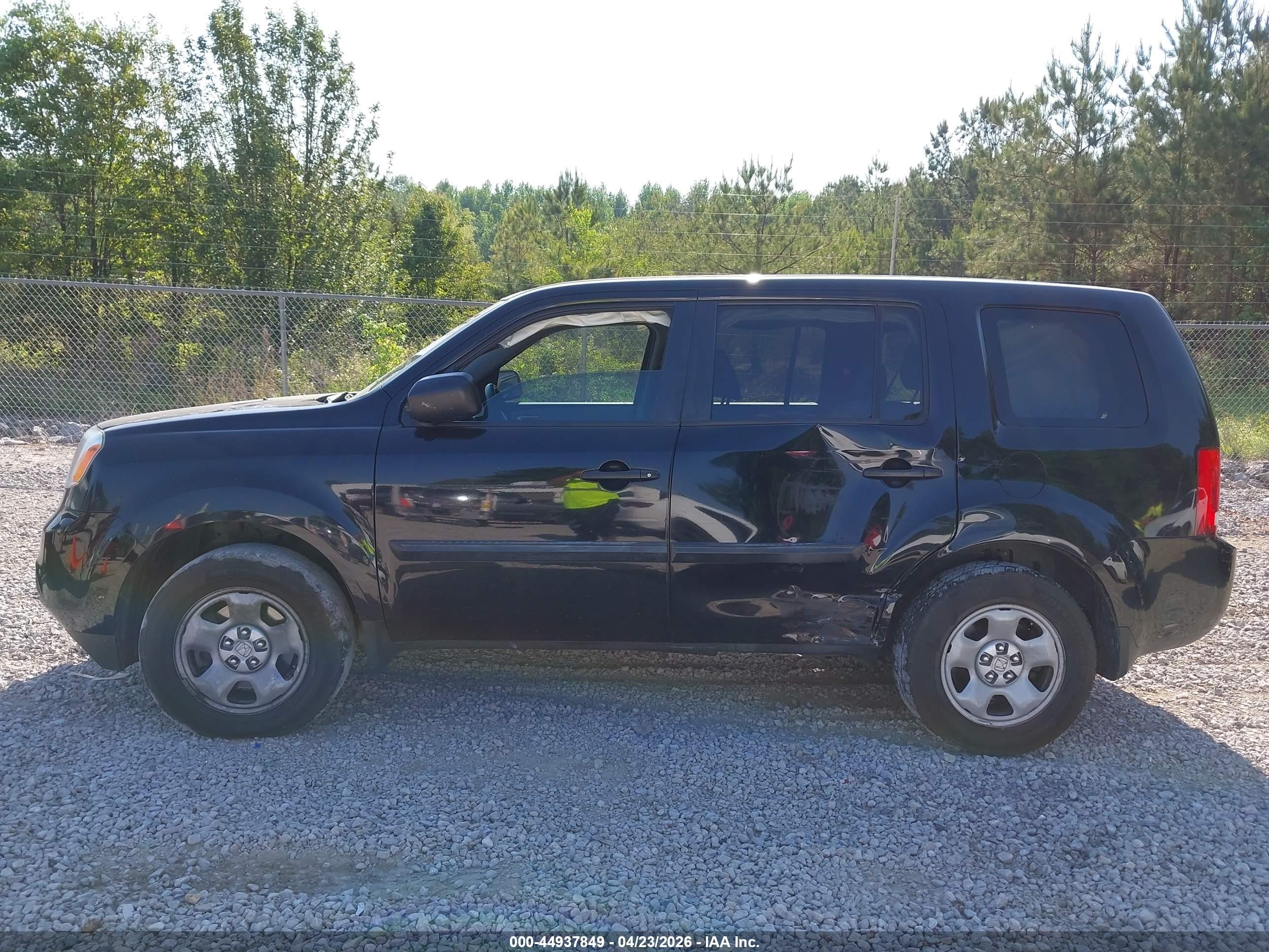 2012 Honda Pilot Lx Black vin: 5FNYF3H24CB033131
