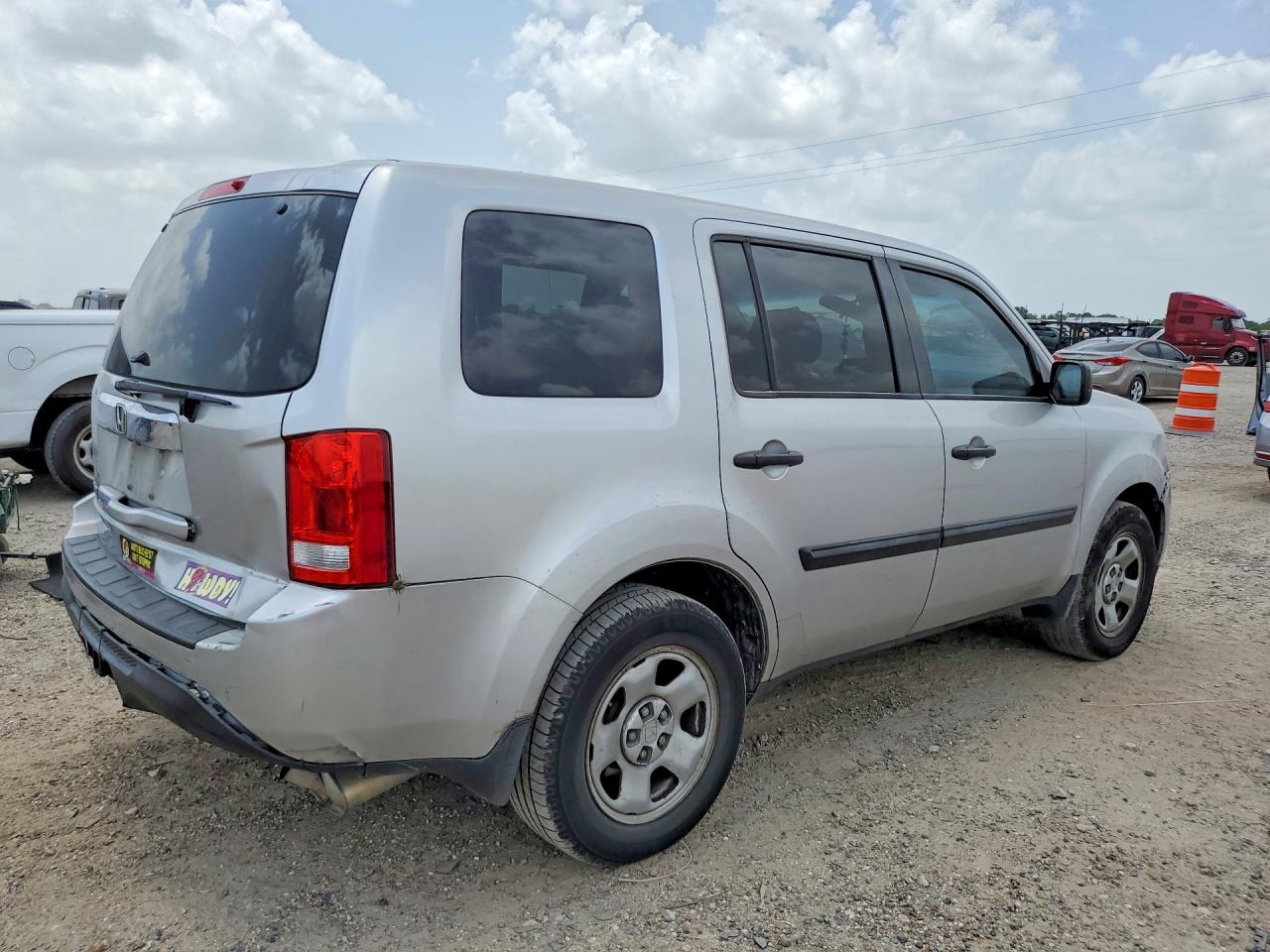 2013 Honda Pilot Lx Silver vin: 5FNYF3H24DB006982