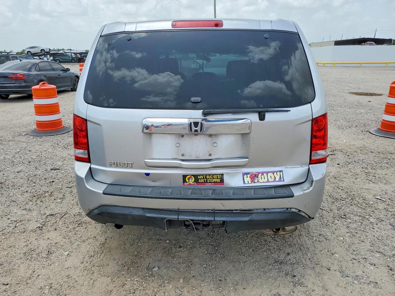 2013 Honda Pilot Lx Silver vin: 5FNYF3H24DB006982