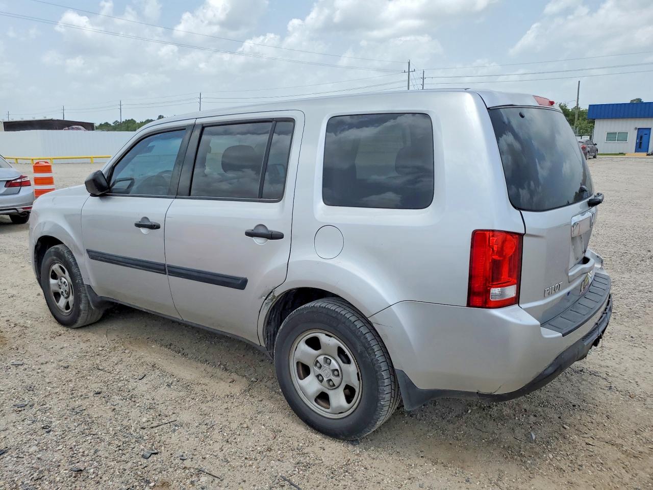 2013 Honda Pilot Lx Silver vin: 5FNYF3H24DB006982