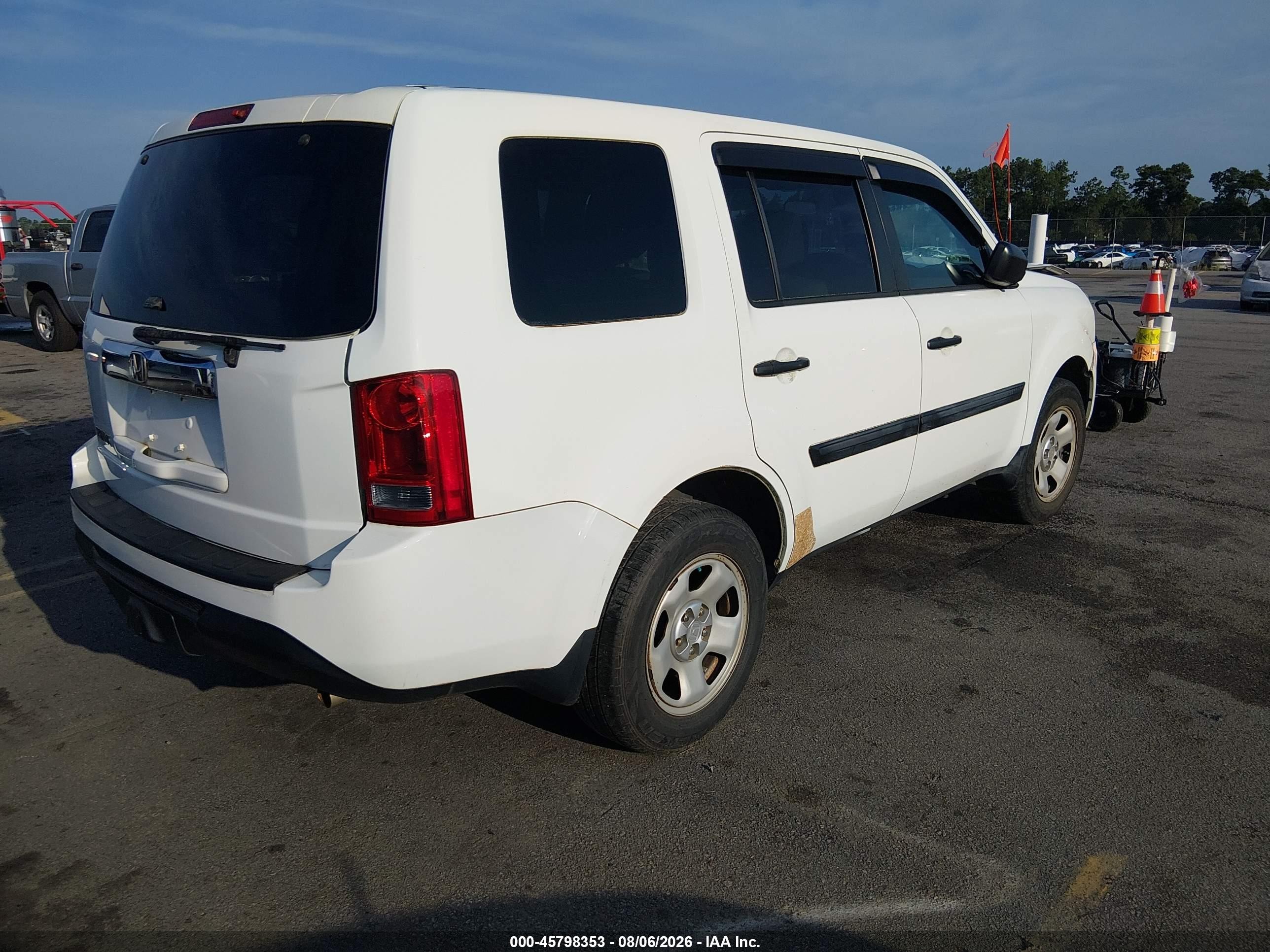 2013 Honda Pilot Lx Белый vin: 5FNYF3H24DB042834
