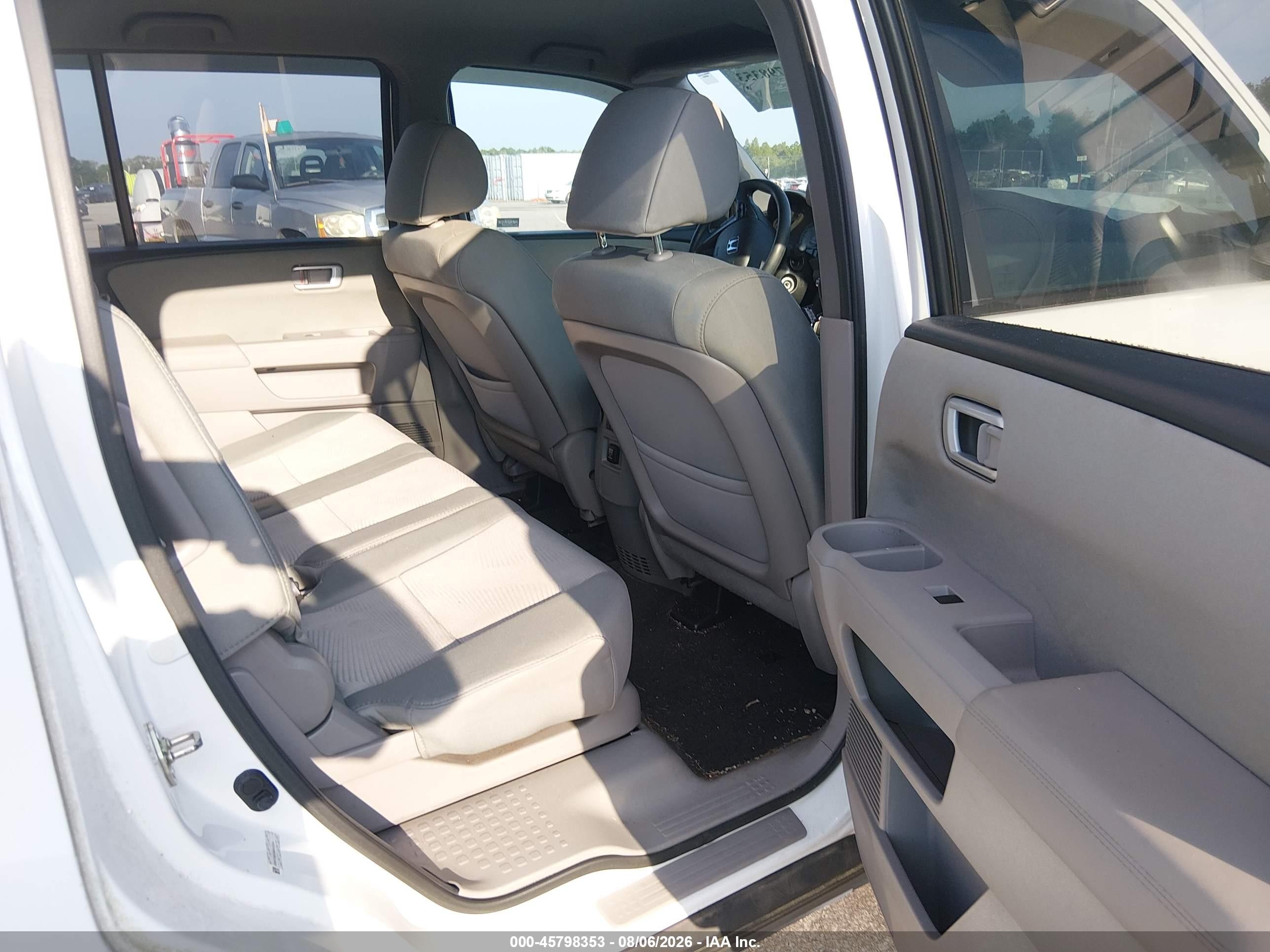 2013 Honda Pilot Lx Белый vin: 5FNYF3H24DB042834