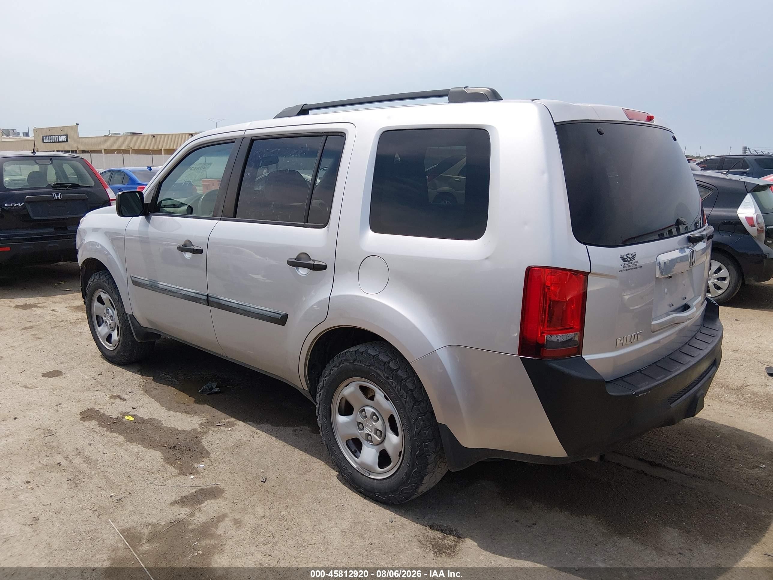 2014 Honda Pilot Lx Серебряный vin: 5FNYF3H24EB009446