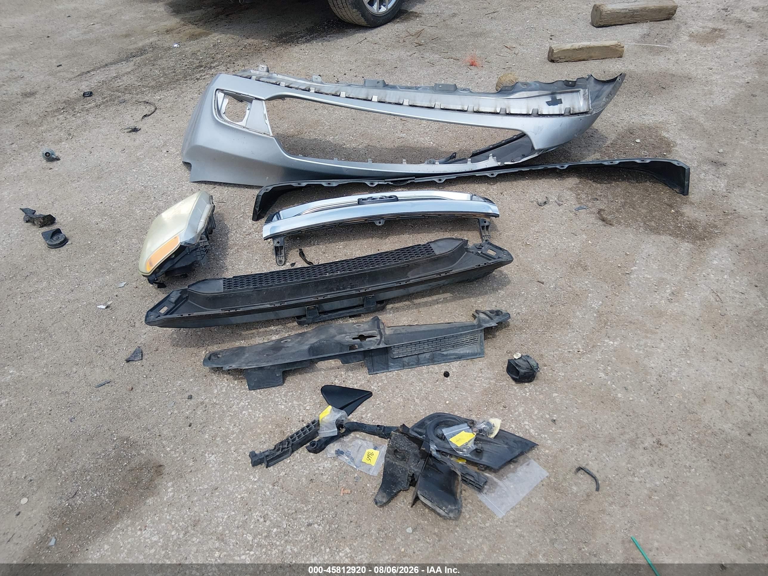 2014 Honda Pilot Lx Серебряный vin: 5FNYF3H24EB009446
