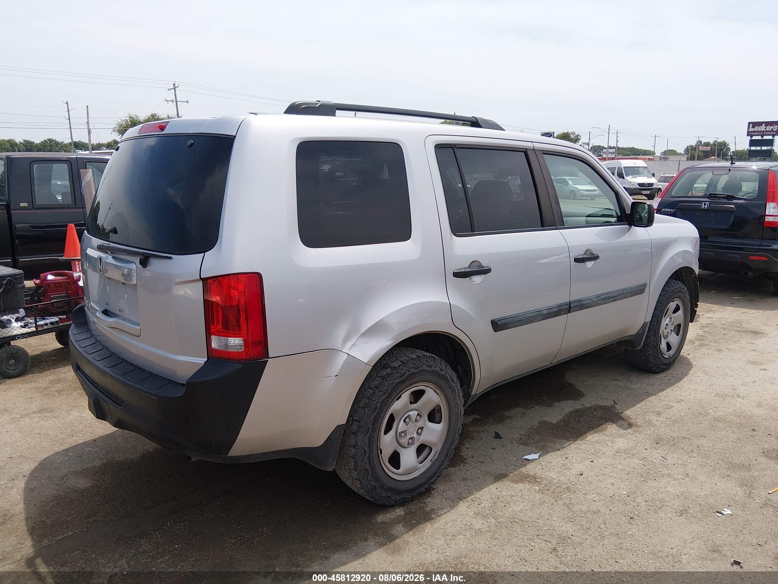 2014 Honda Pilot Lx Серебряный vin: 5FNYF3H24EB009446